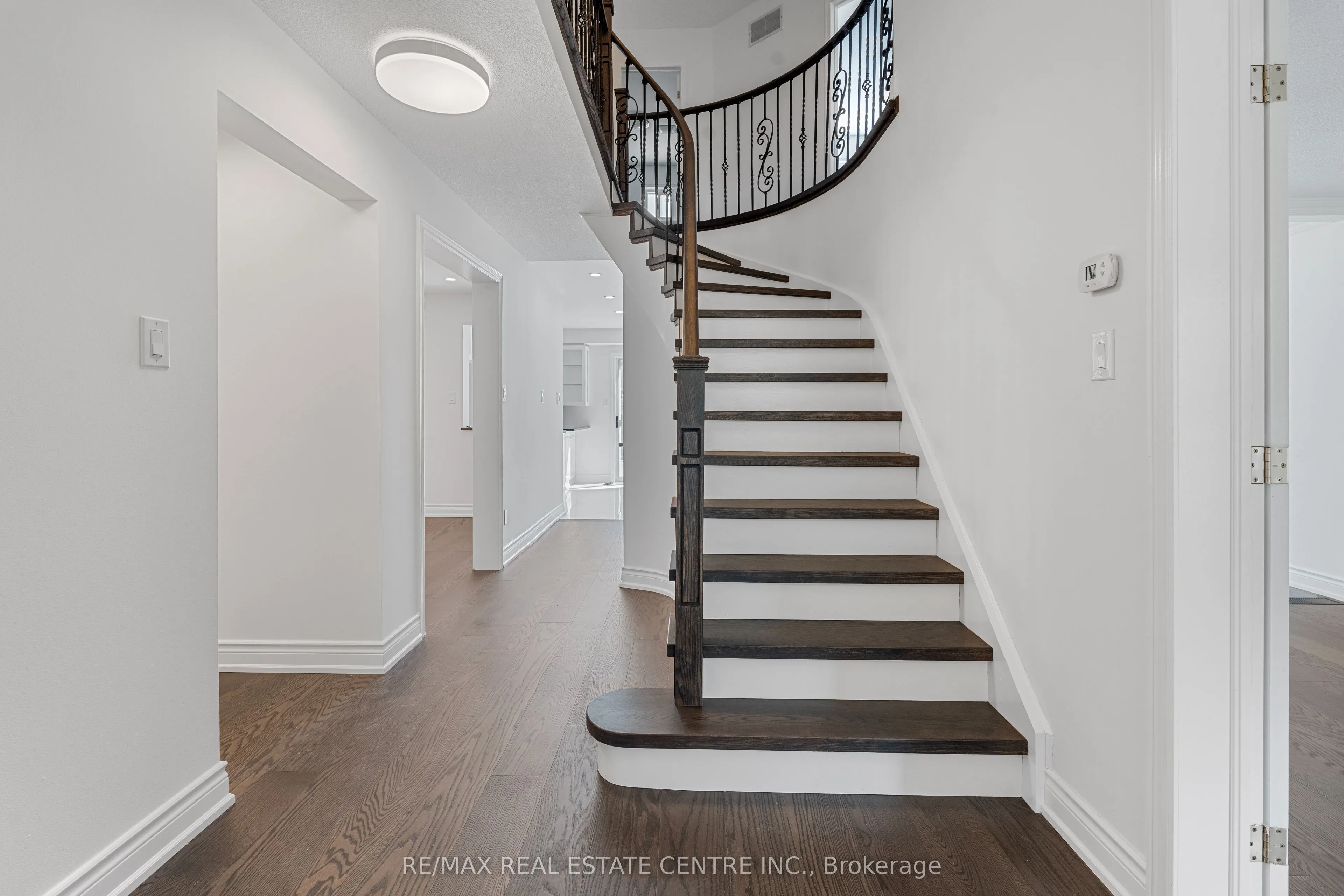 42 Howes Street