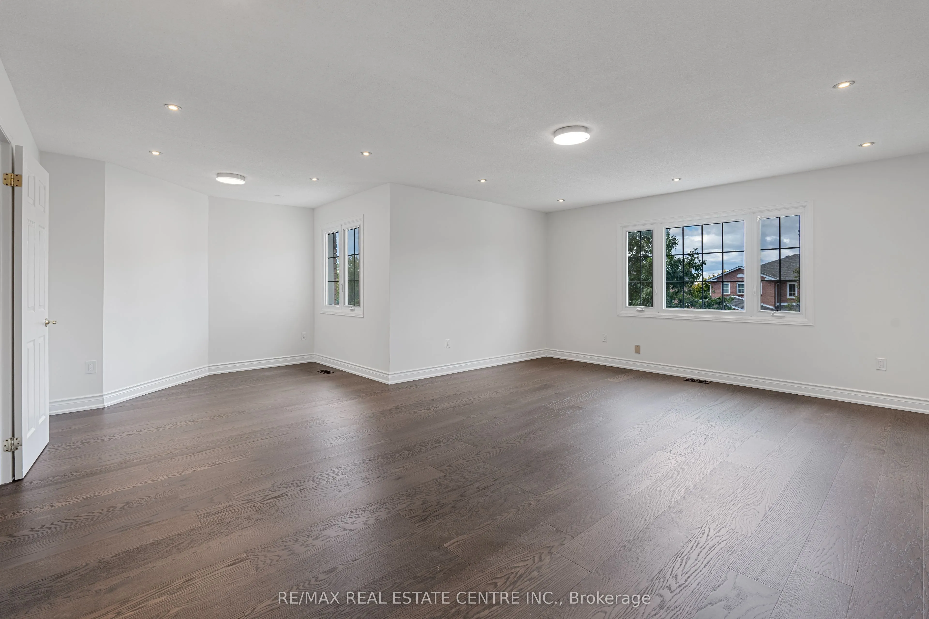 42 Howes Street
