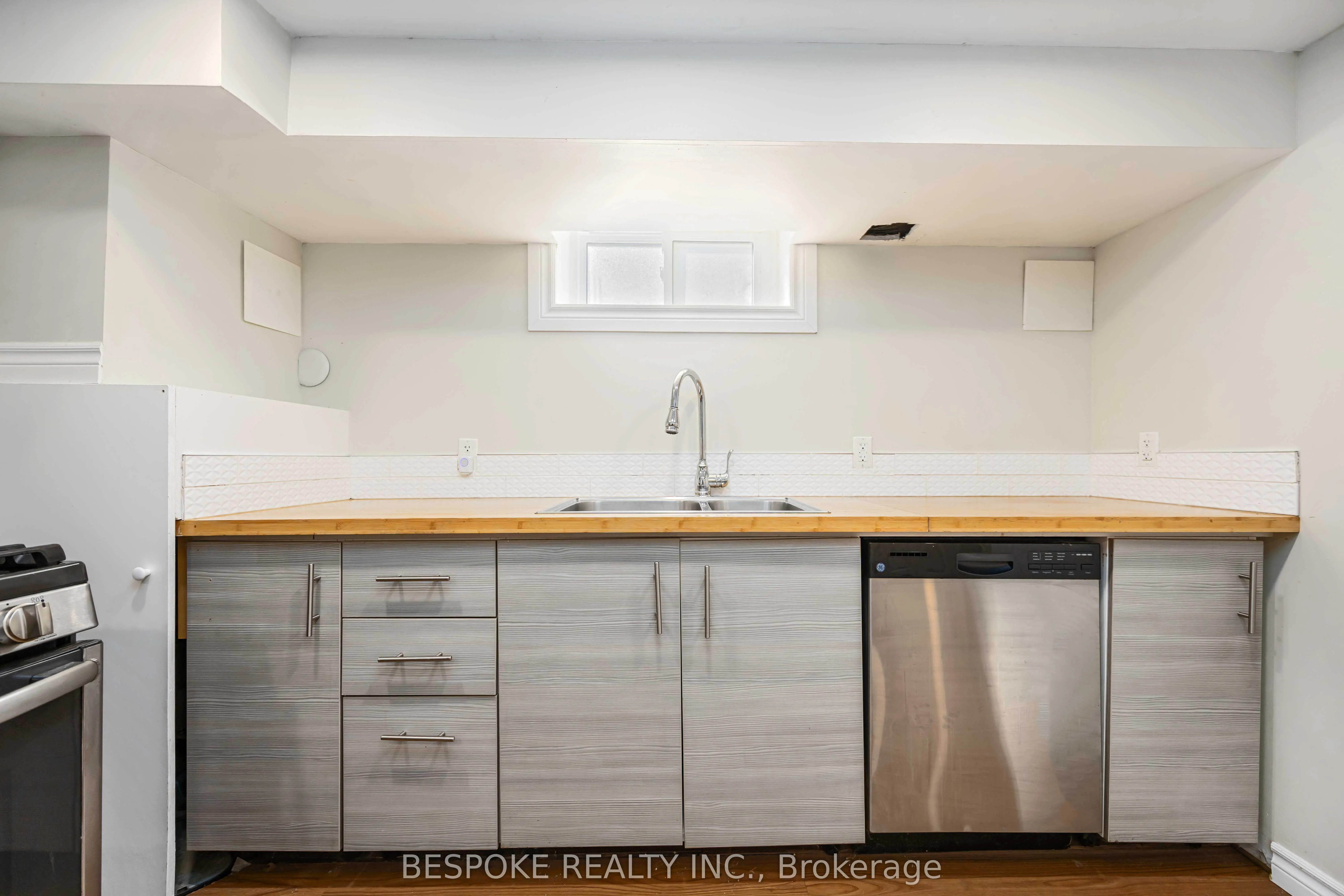 300 Cadillac Avenue S, #Lower