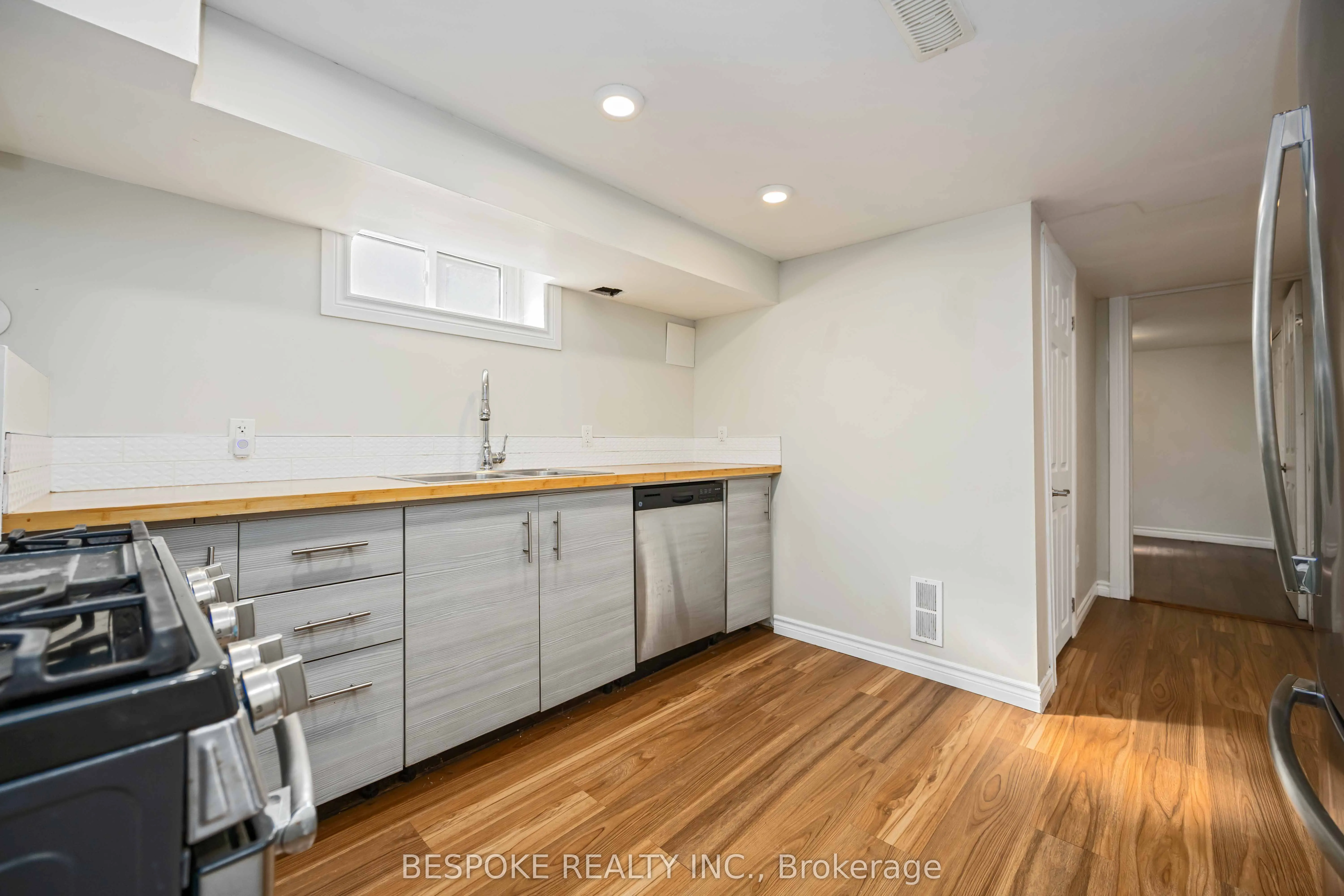 300 Cadillac Avenue S, #Lower