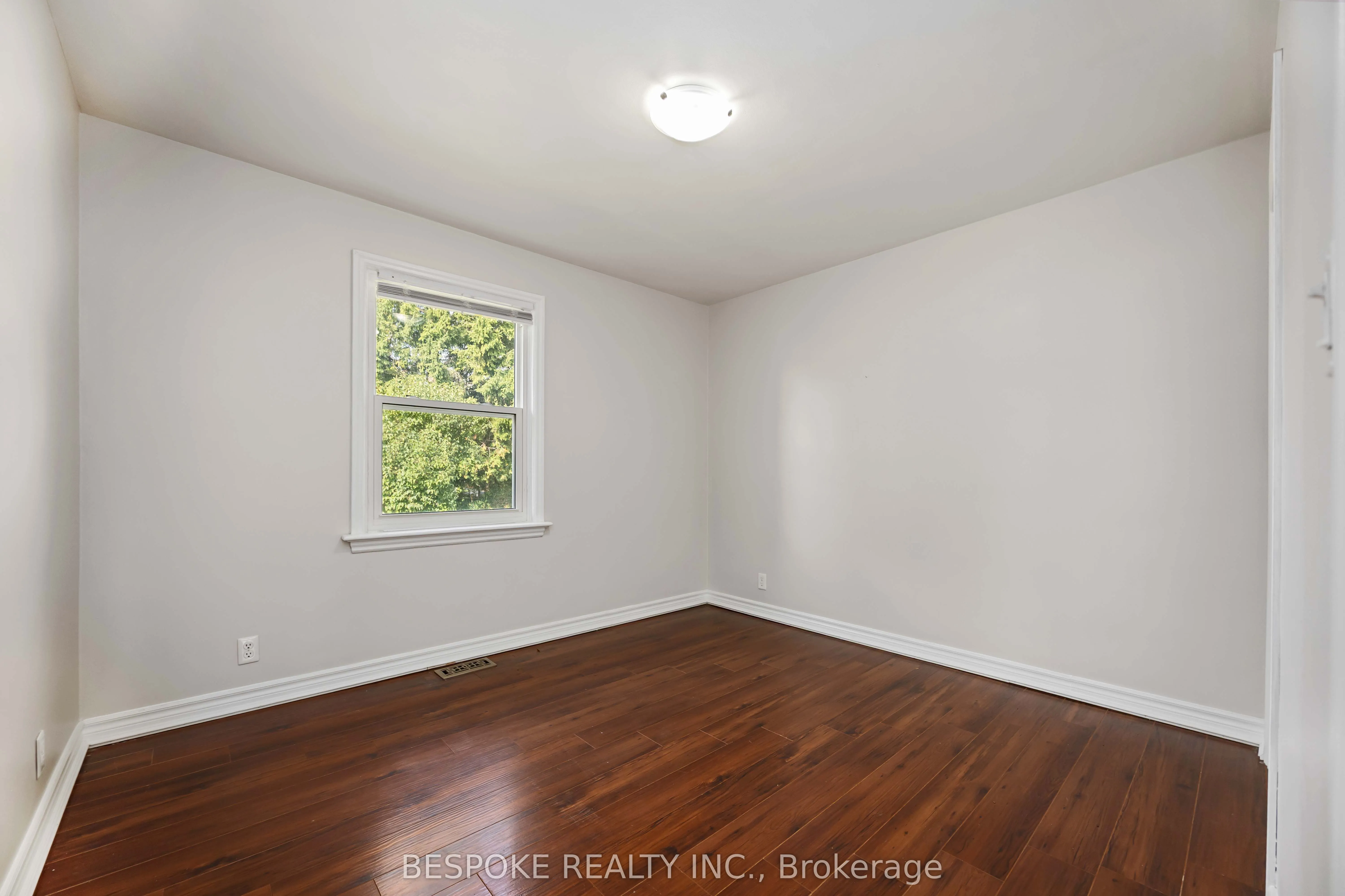 300 Cadillac Avenue S, #Upper