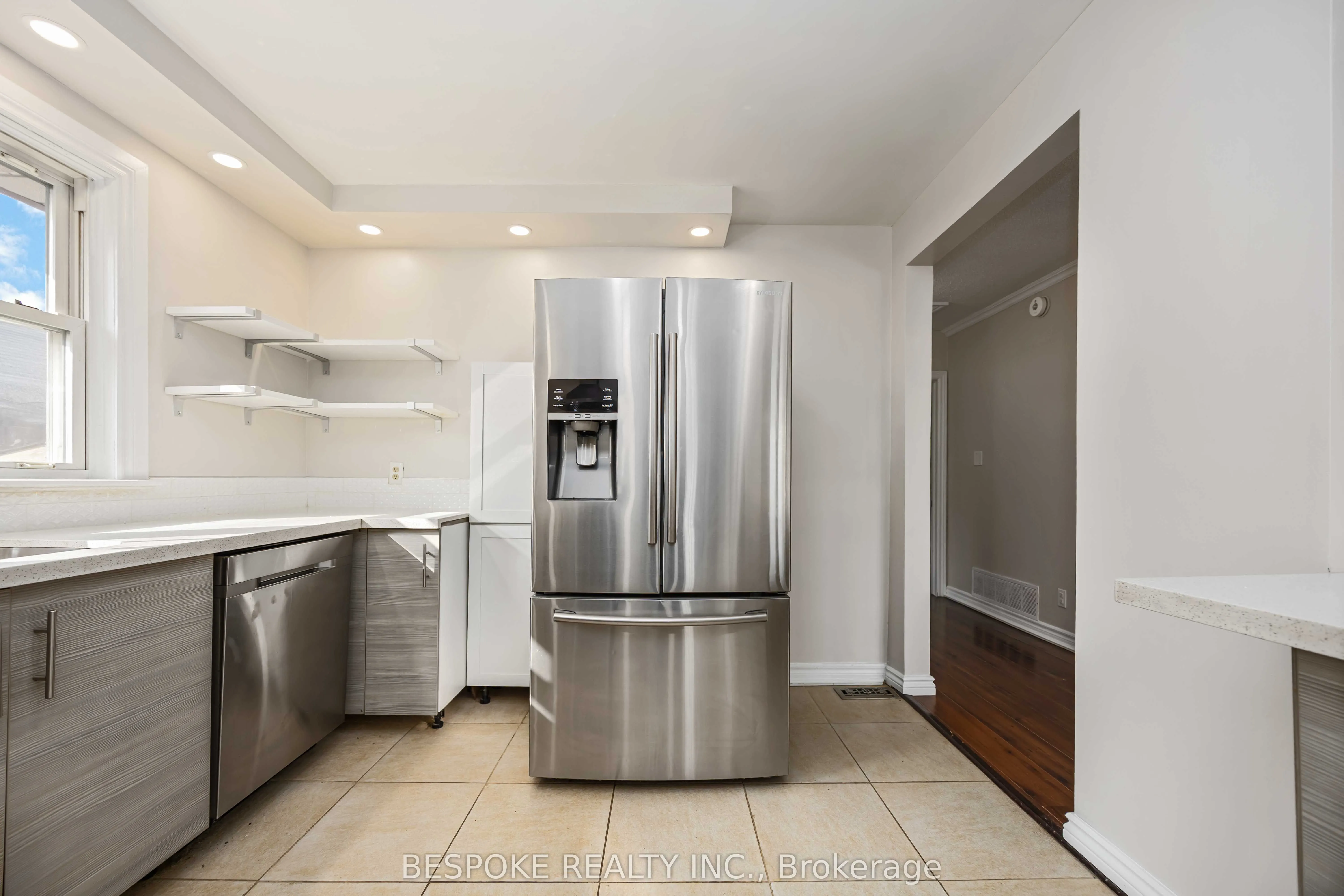 300 Cadillac Avenue S, #Upper