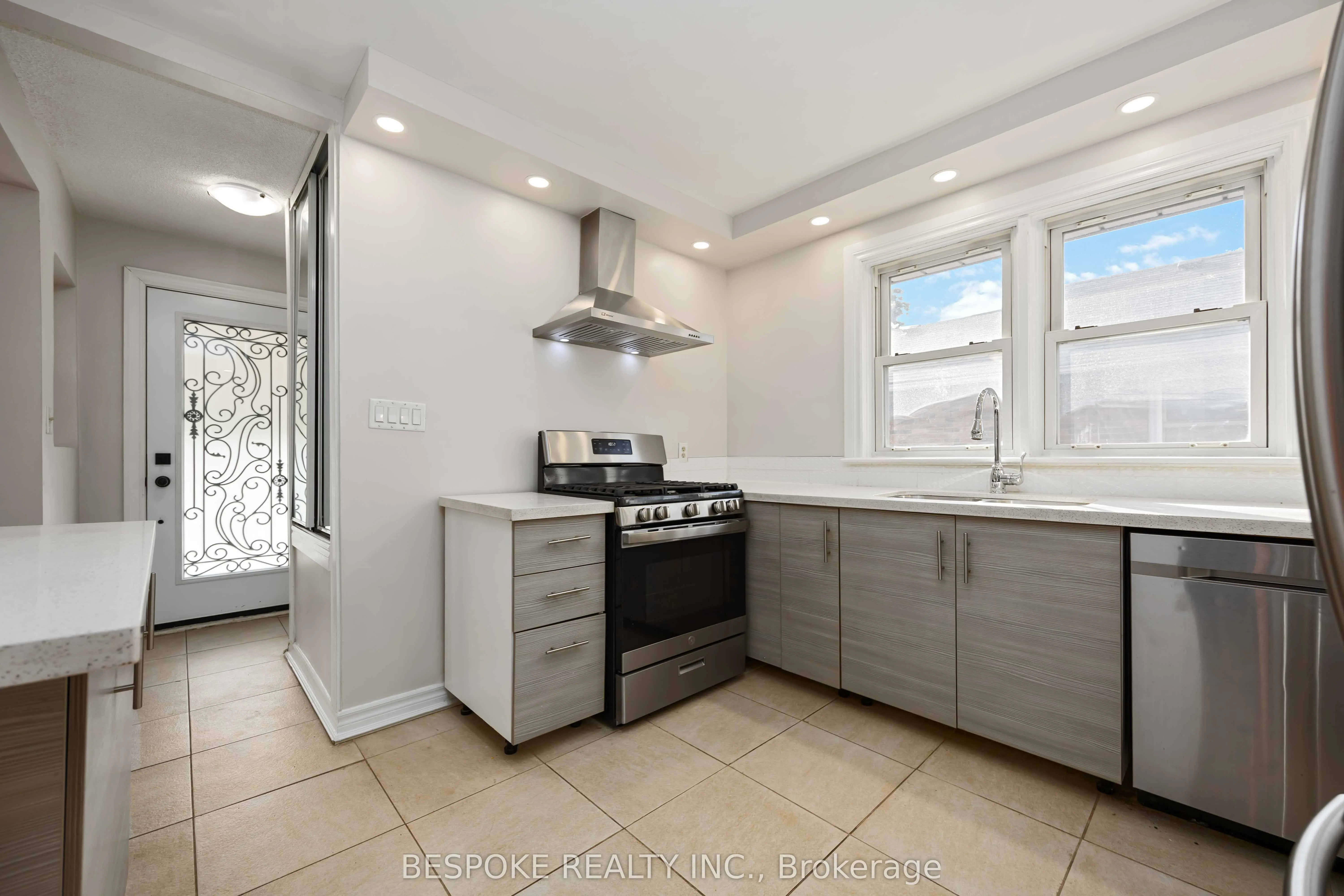 300 Cadillac Avenue S, #Upper