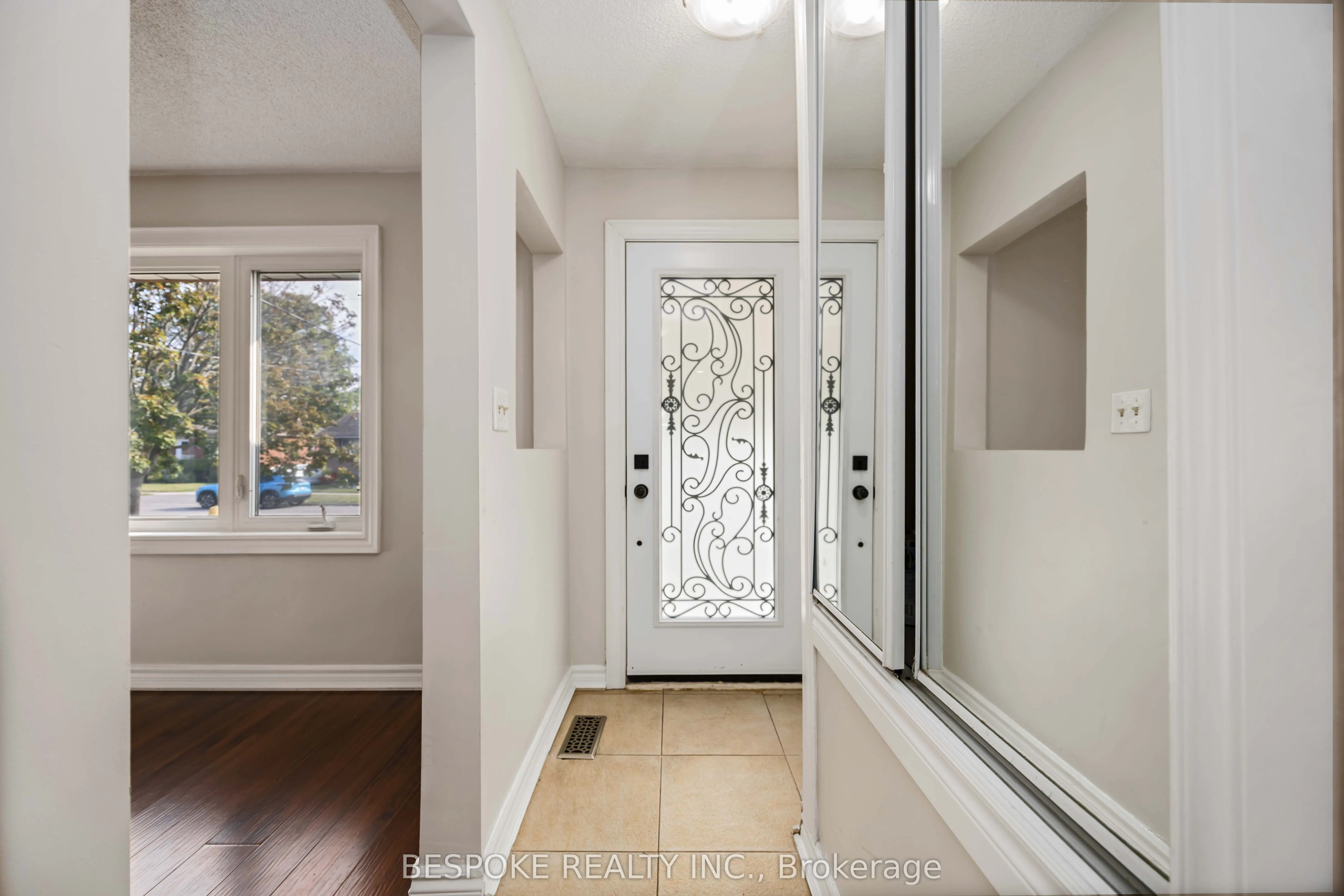 300 Cadillac Avenue S, #Upper