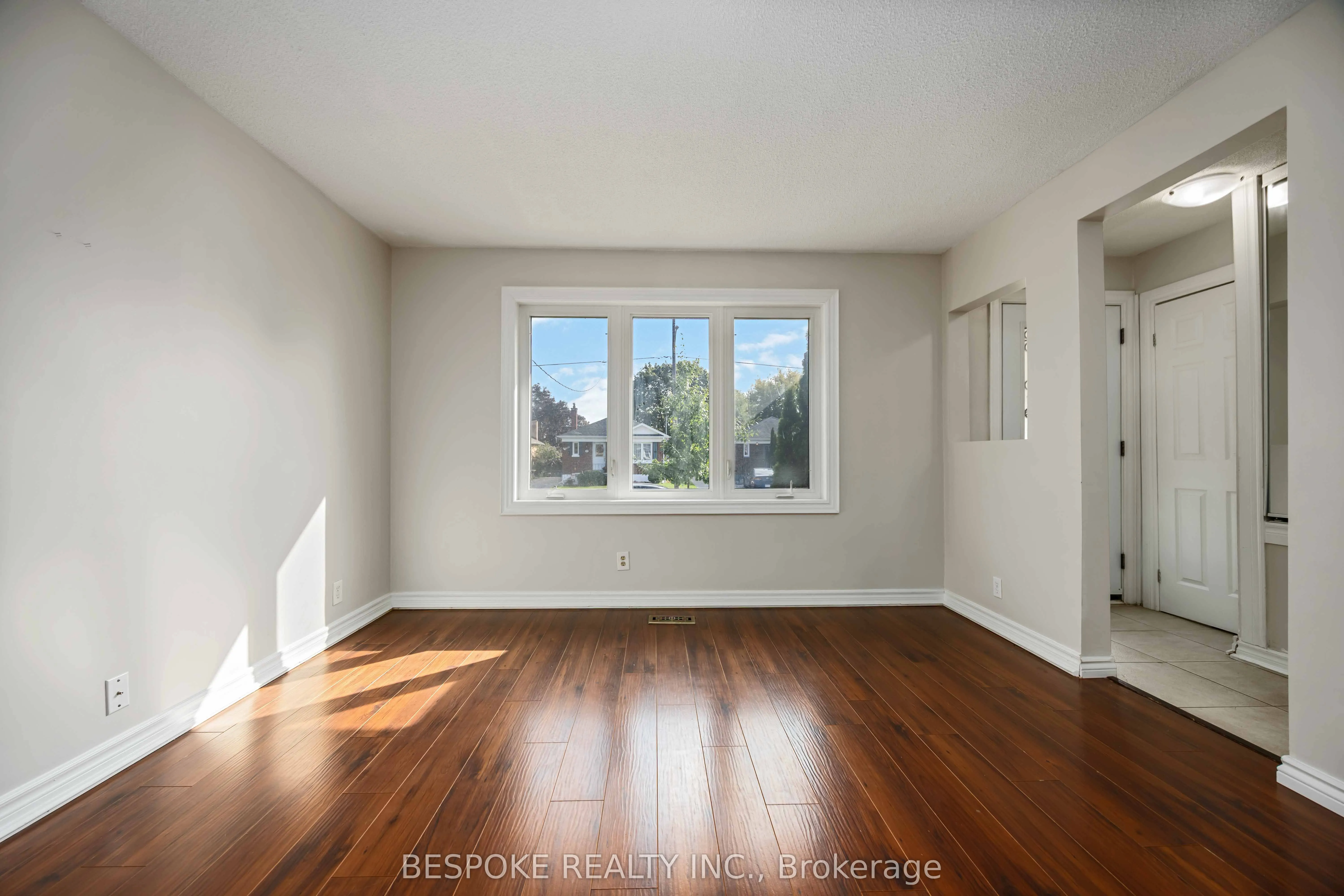 300 Cadillac Avenue S, #Upper