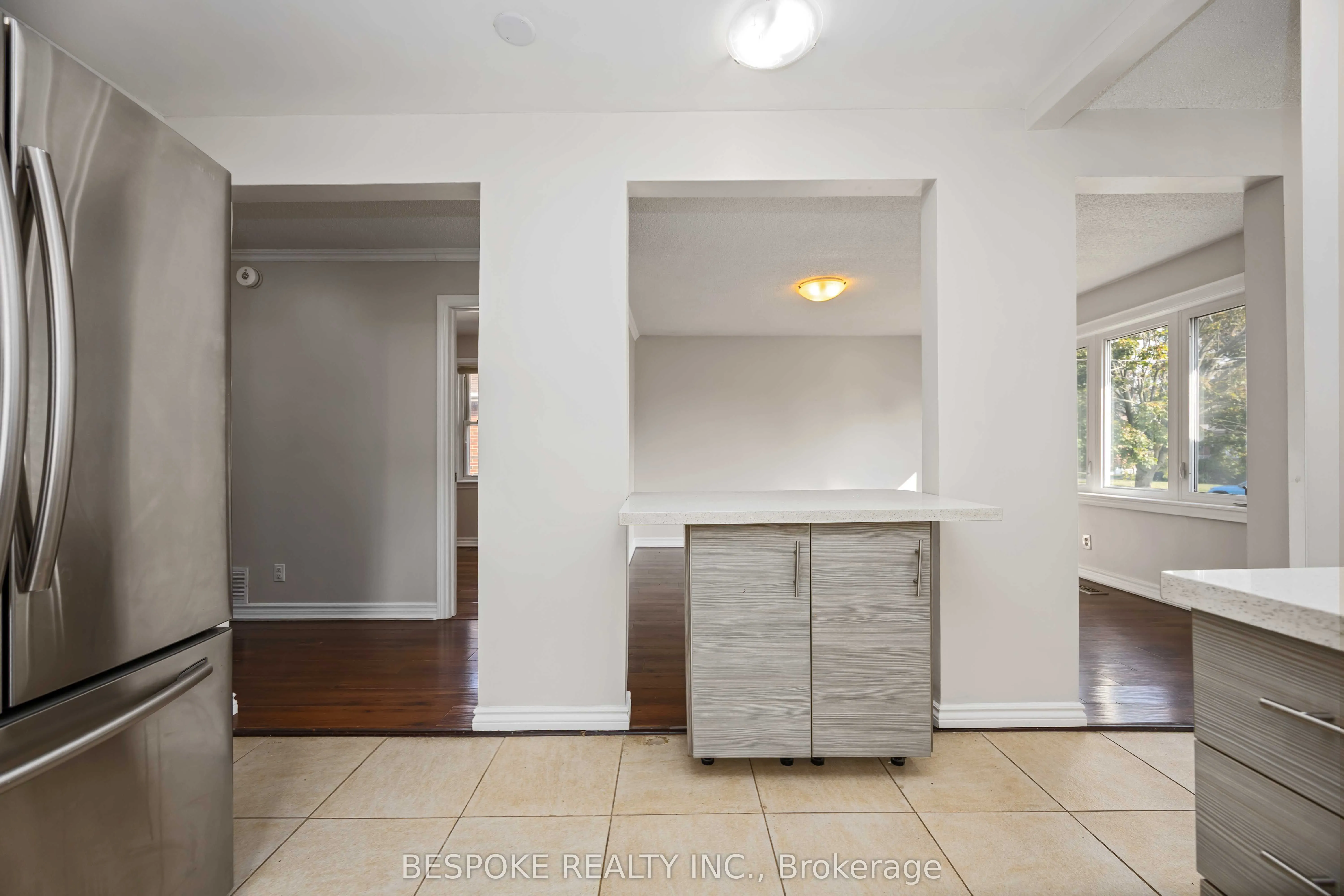 300 Cadillac Avenue S, #Upper