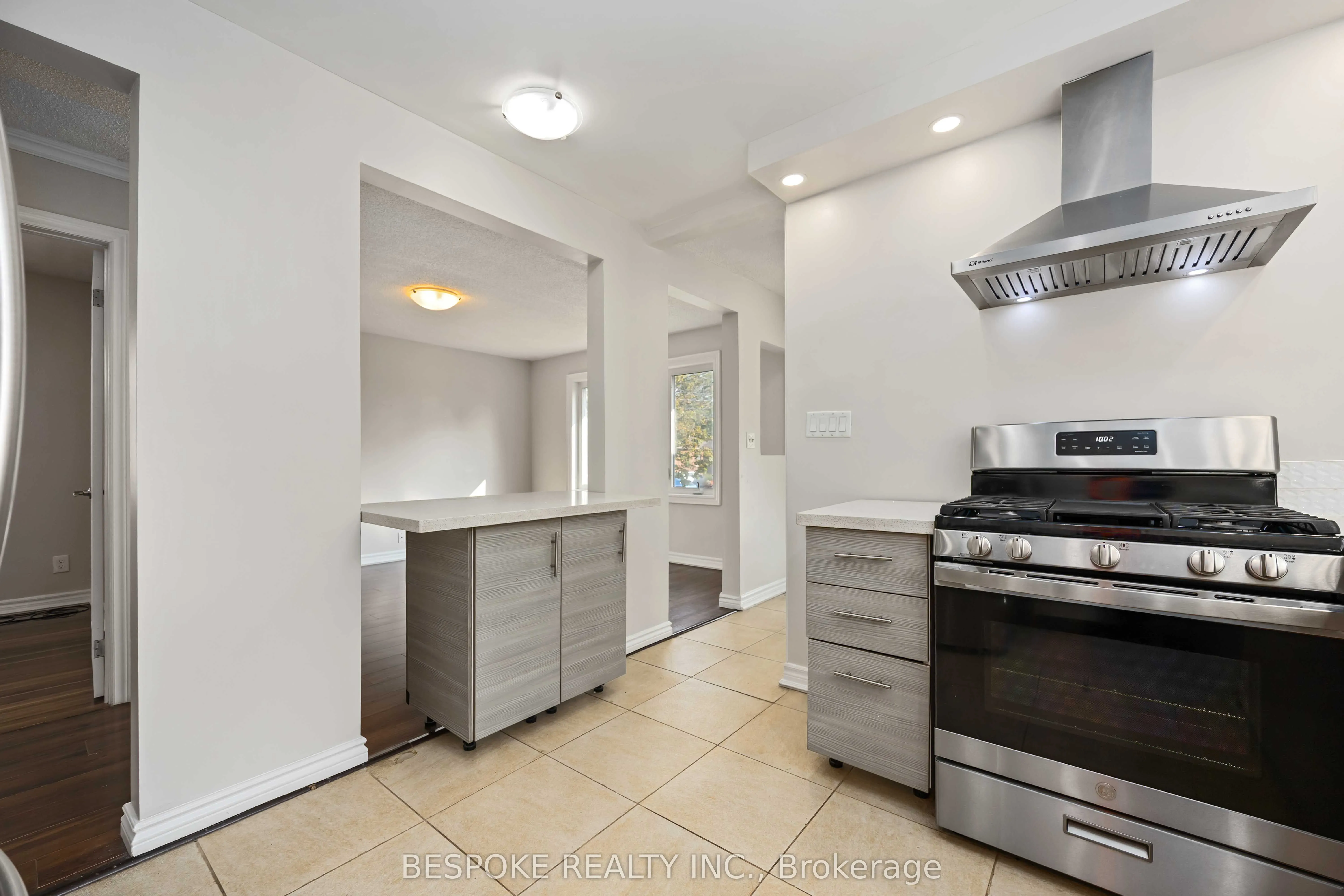 300 Cadillac Avenue S, #Upper
