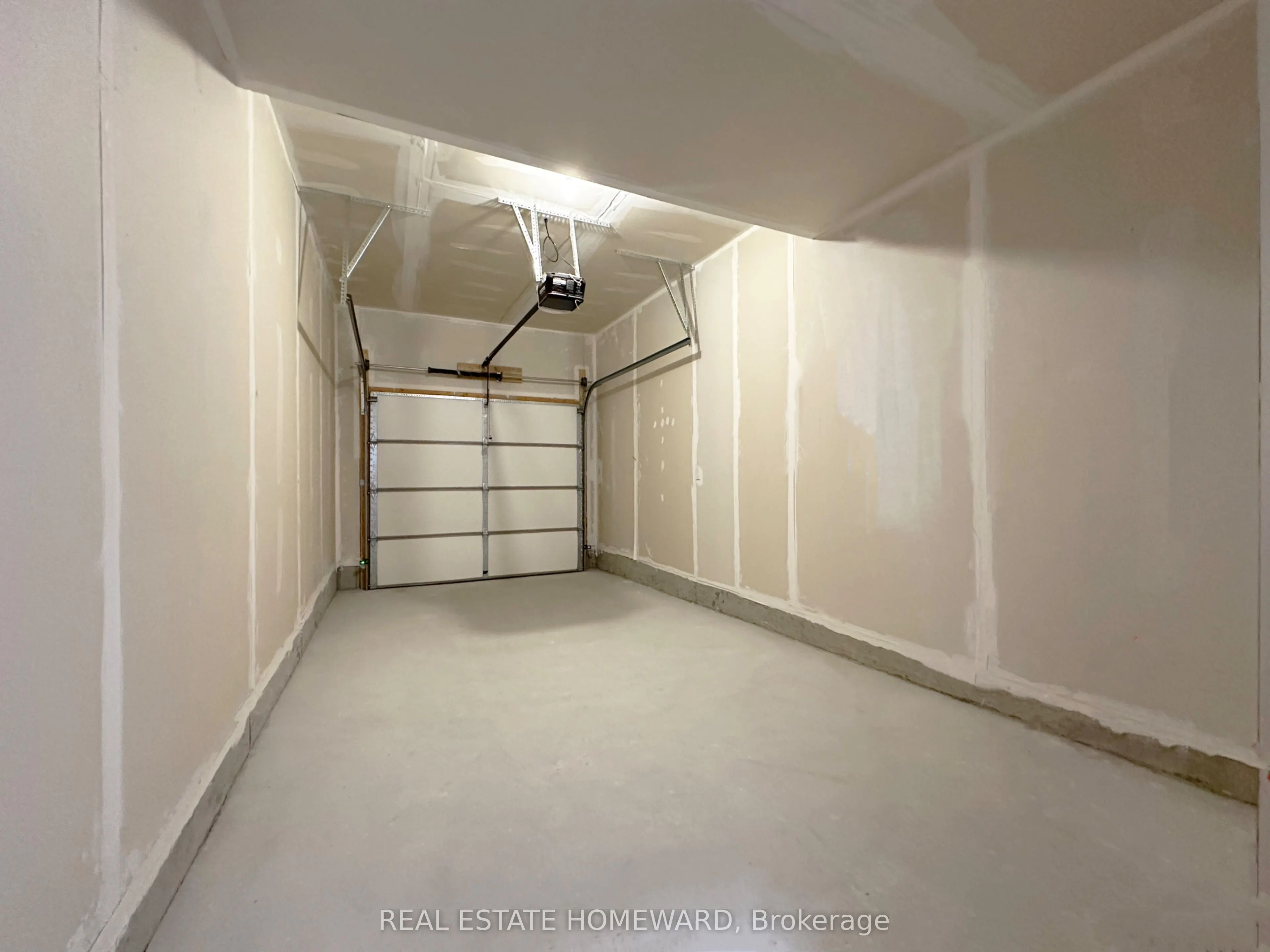 1655 Palmers Sawmill Road, #902