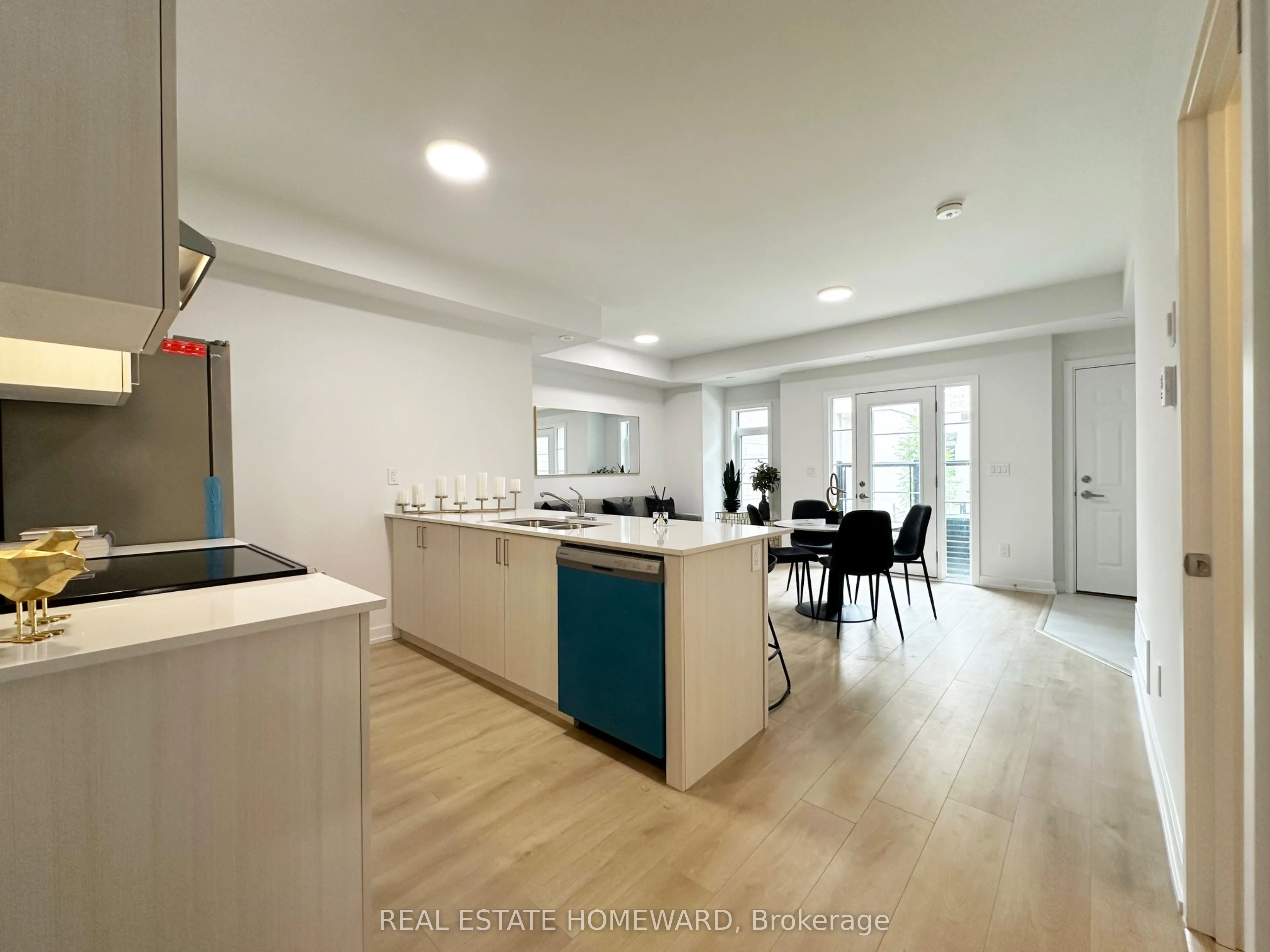 1655 Palmers Sawmill Road, #902