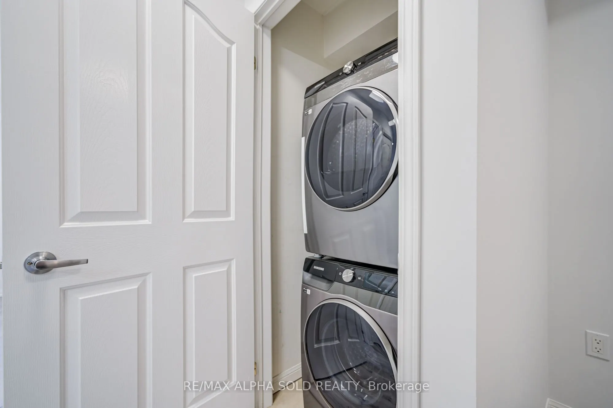 5225 Finch Avenue E, #332