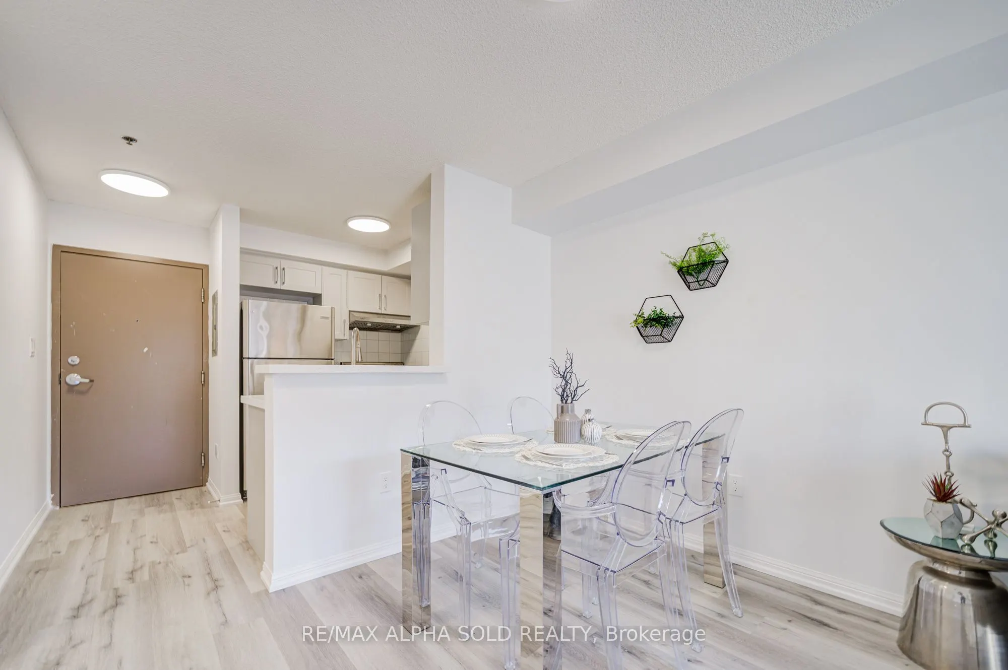 5225 Finch Avenue E, #332