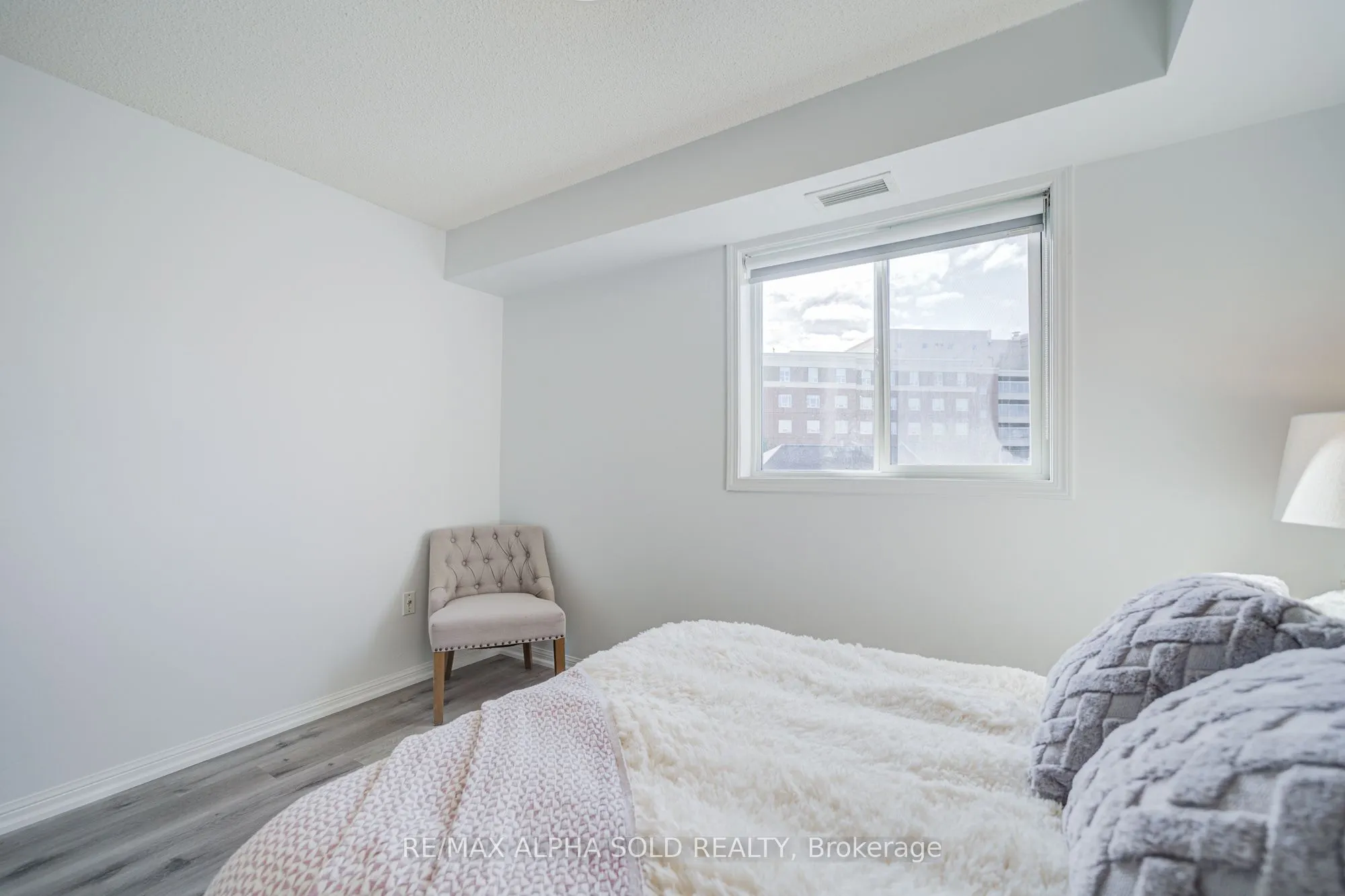5225 Finch Avenue E, #332