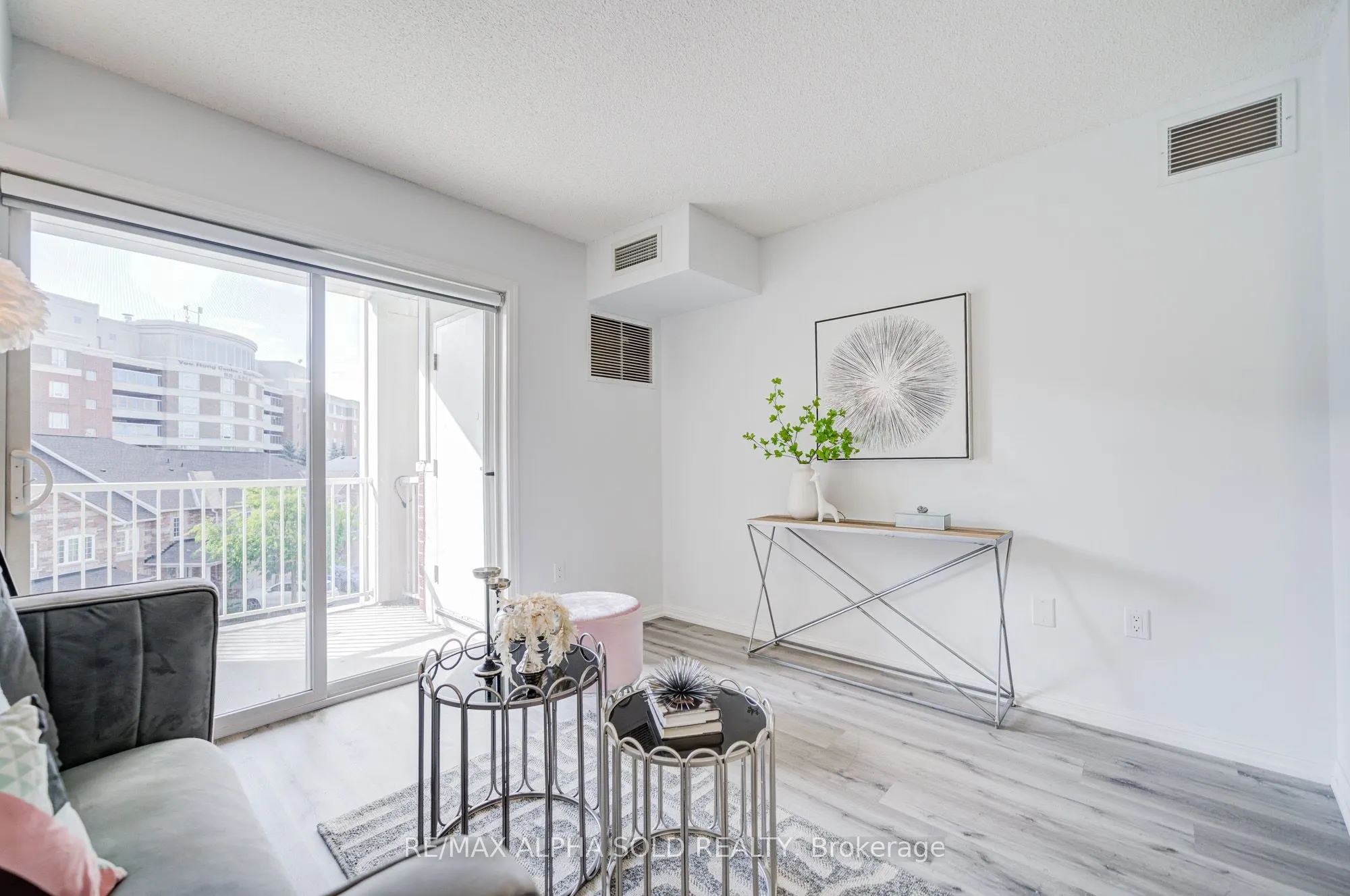 5225 Finch Avenue E, #332
