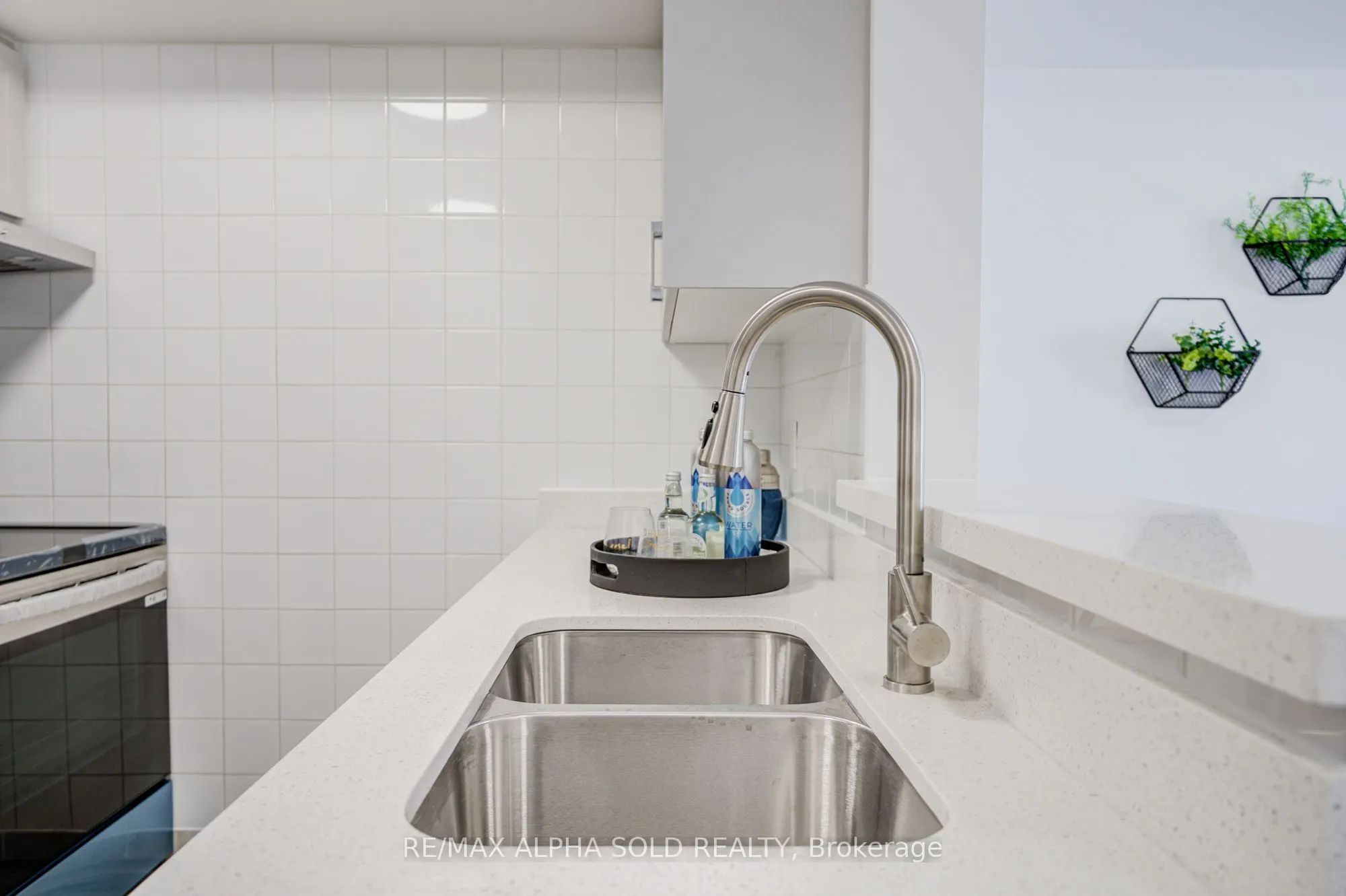 5225 Finch Avenue E, #332