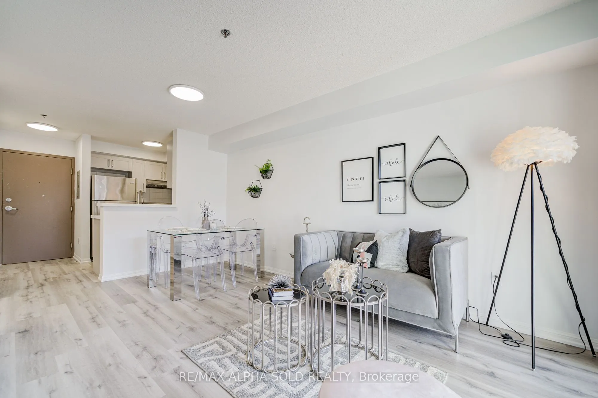 5225 Finch Avenue E, #332