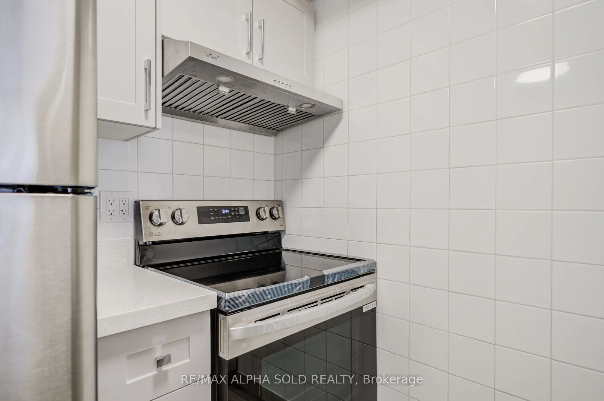 5225 Finch Avenue E, #332