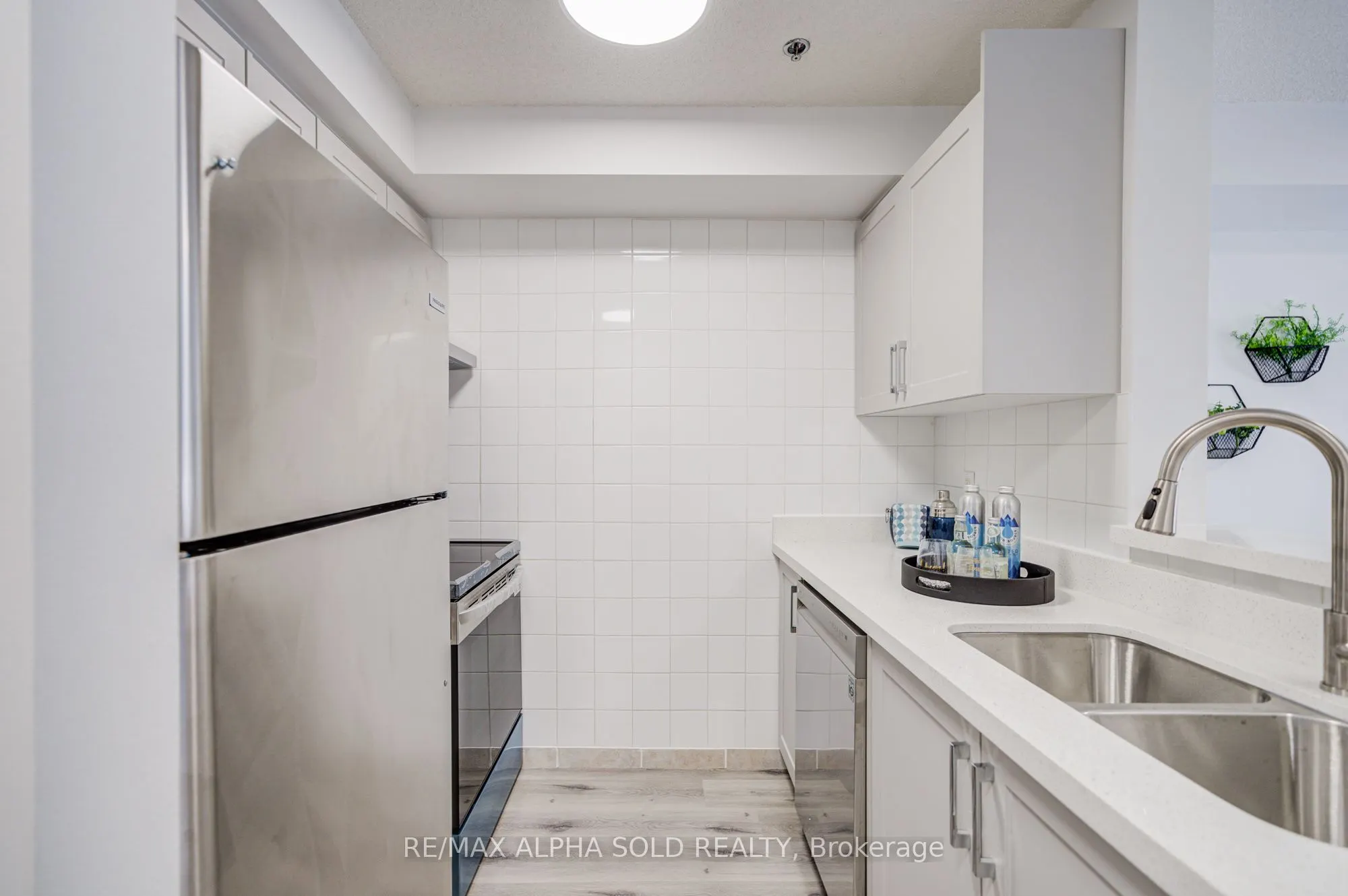 5225 Finch Avenue E, #332