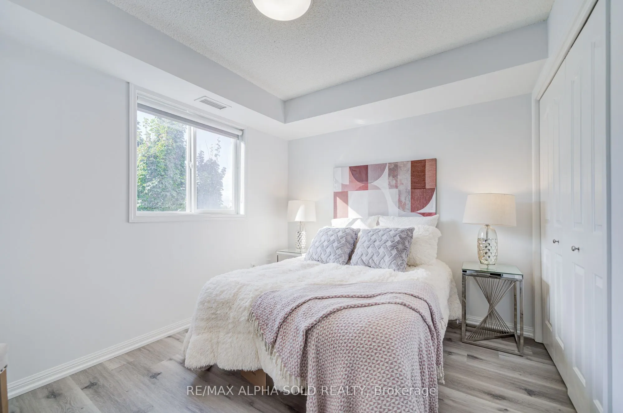 5225 Finch Avenue E, #332