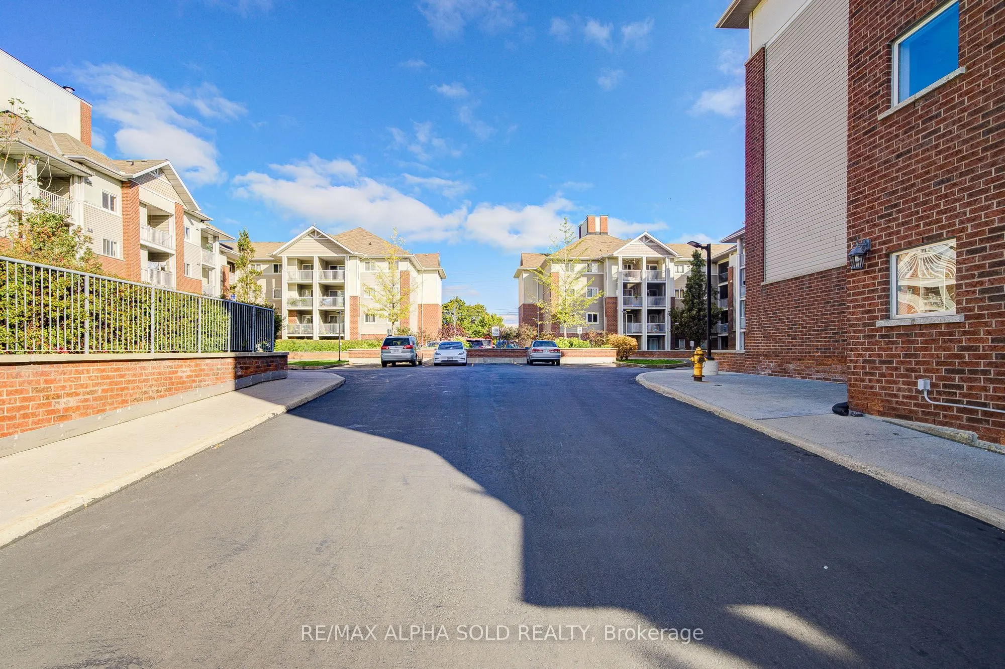5225 Finch Avenue E, #332