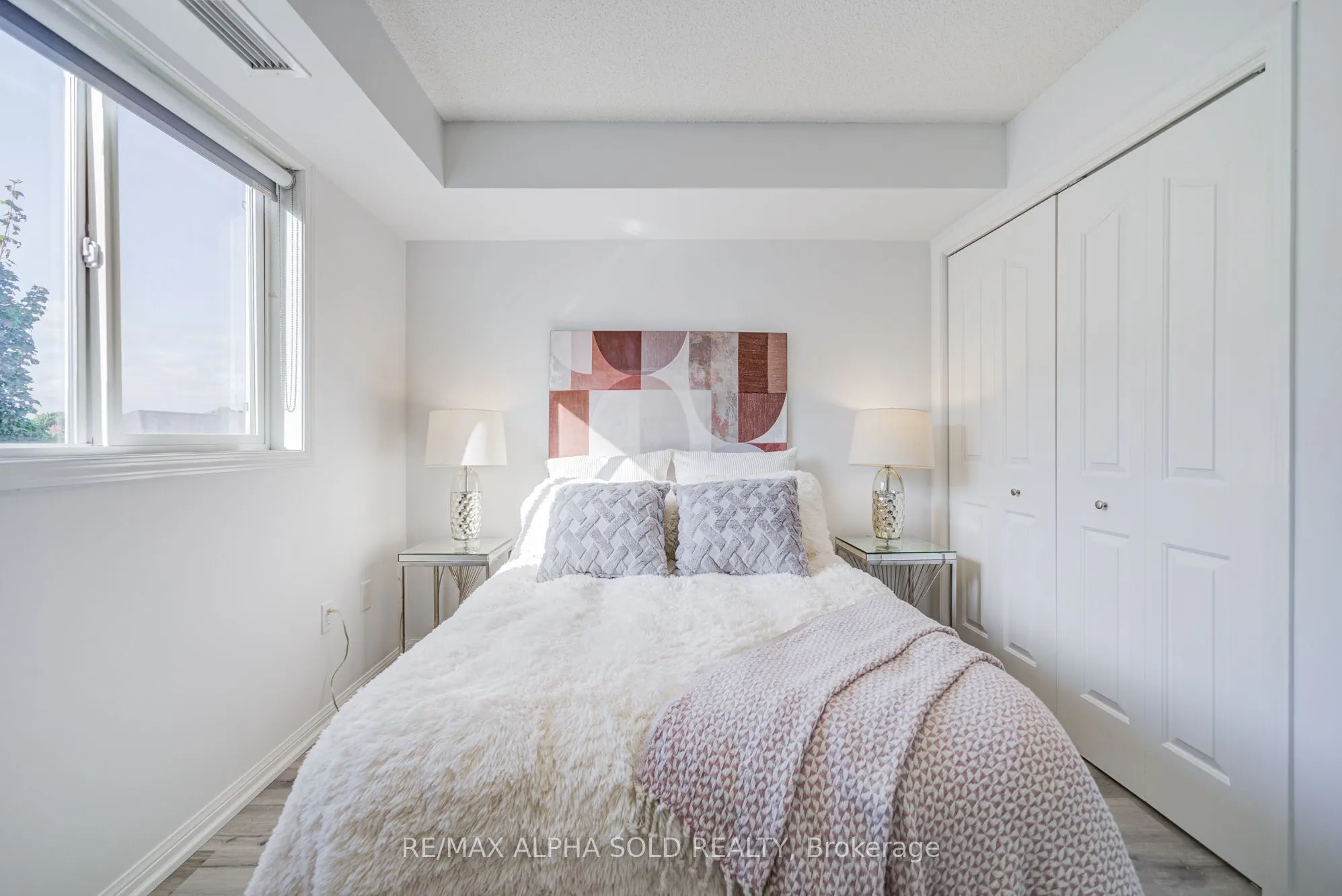 5225 Finch Avenue E, #332
