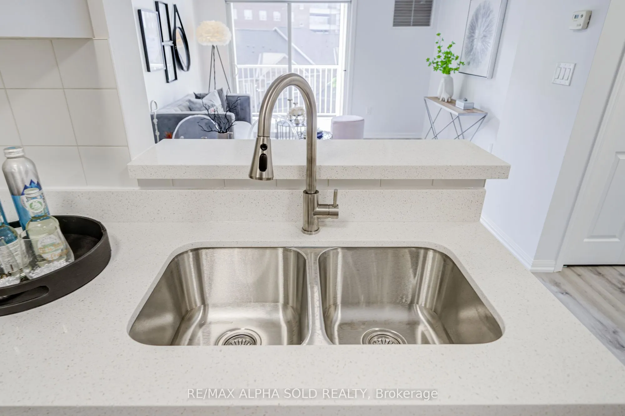 5225 Finch Avenue E, #332
