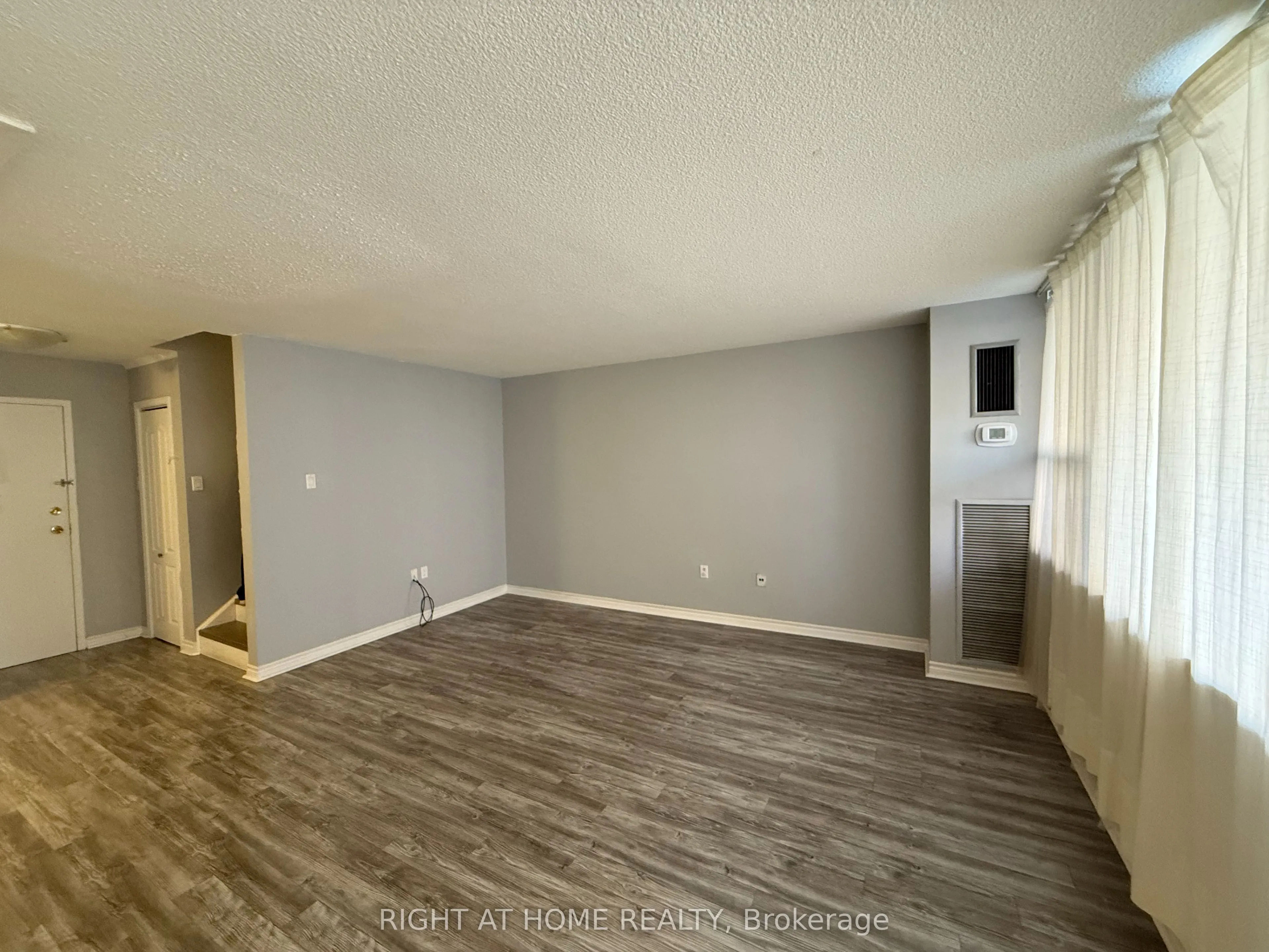 4062 Lawrence Avenue E, #107