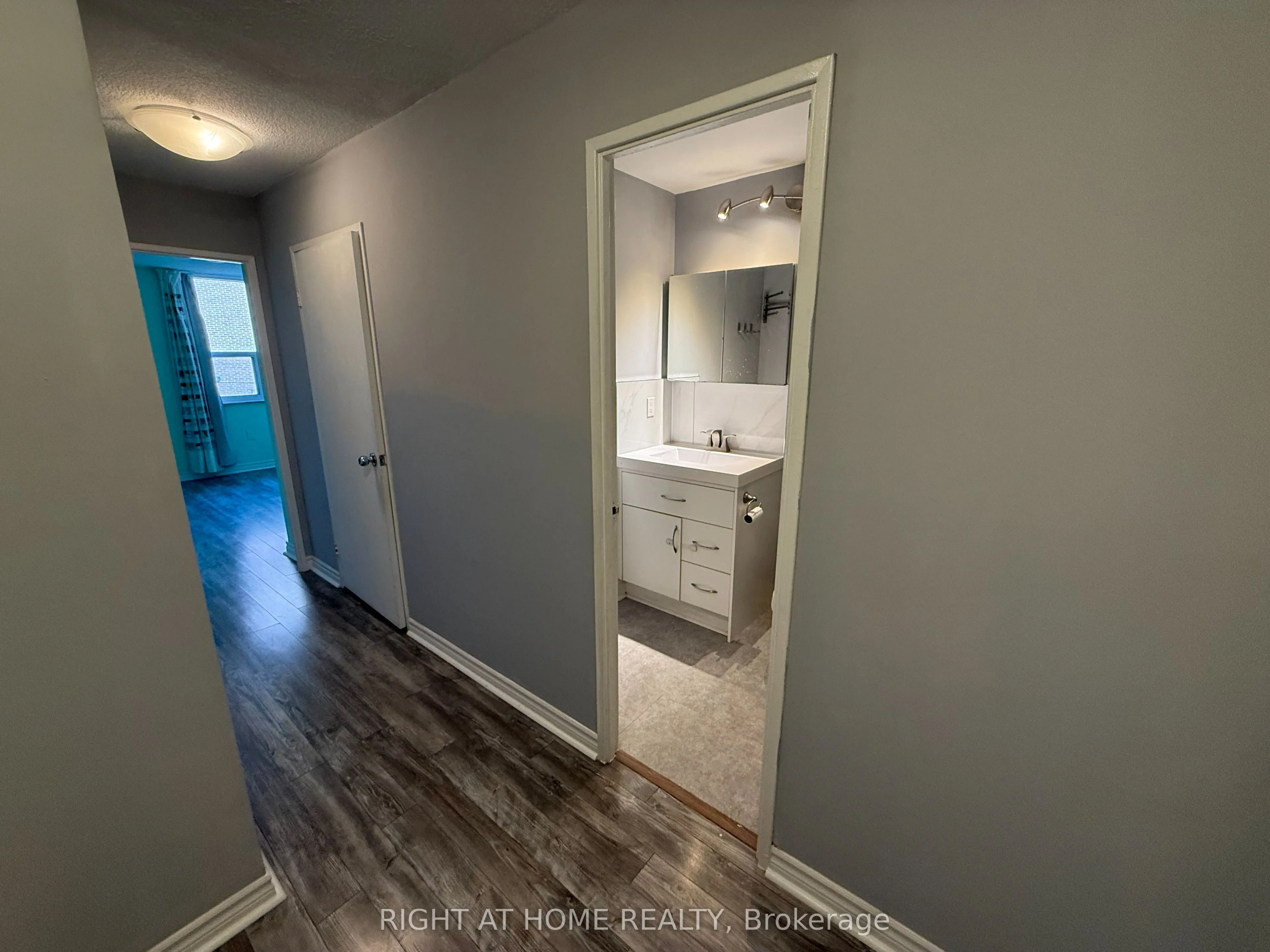 4062 Lawrence Avenue E, #107