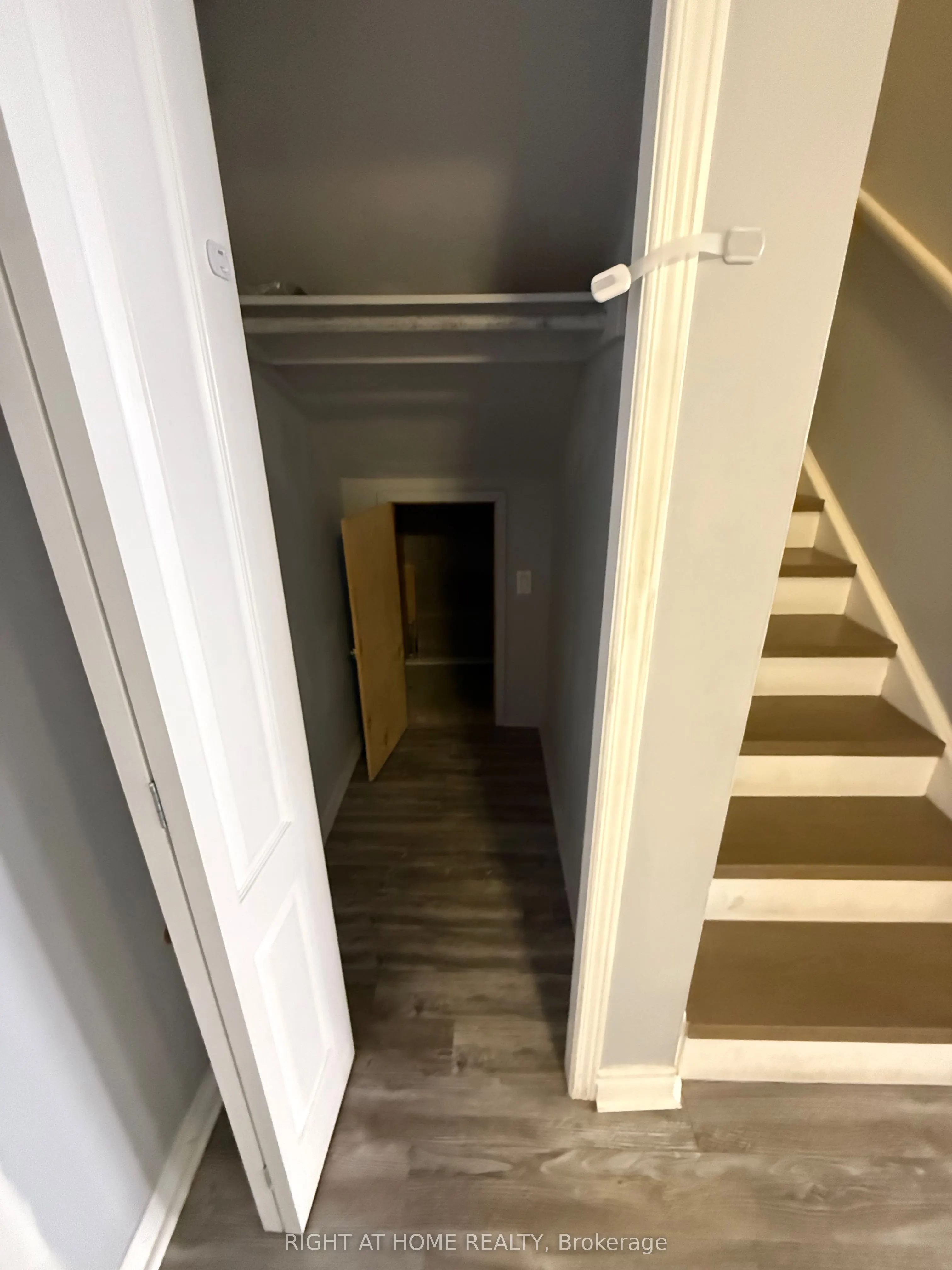 4062 Lawrence Avenue E, #107