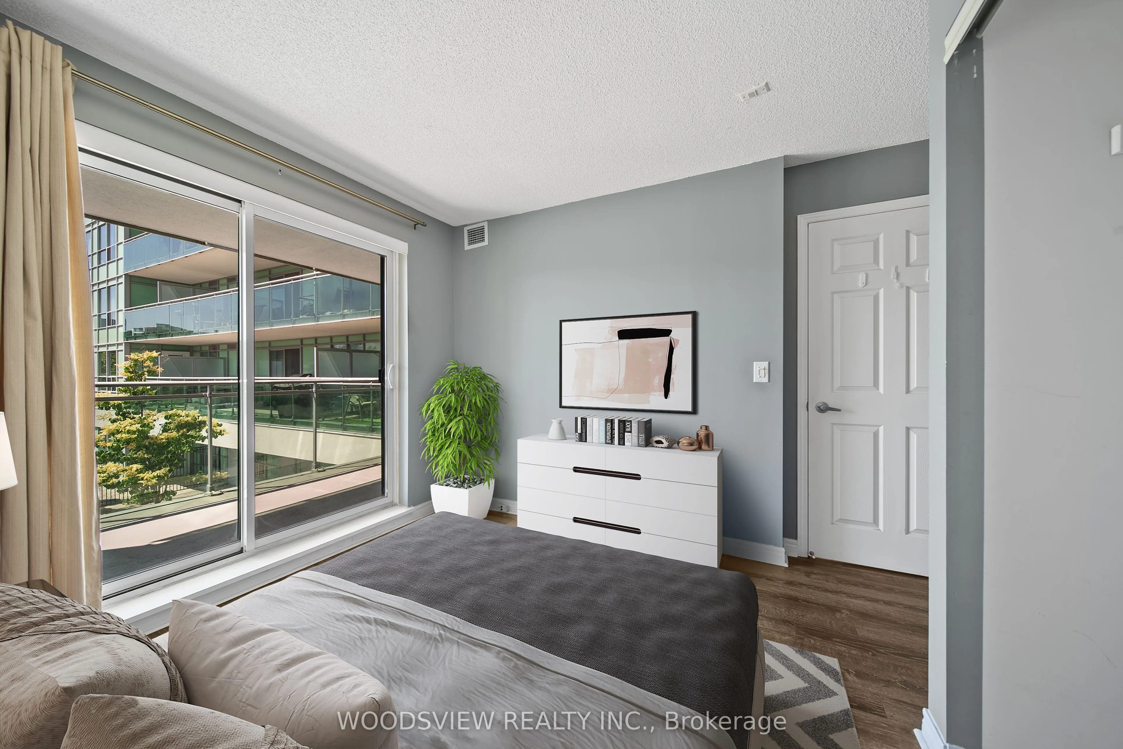 60 Fairfax Crescent, #233