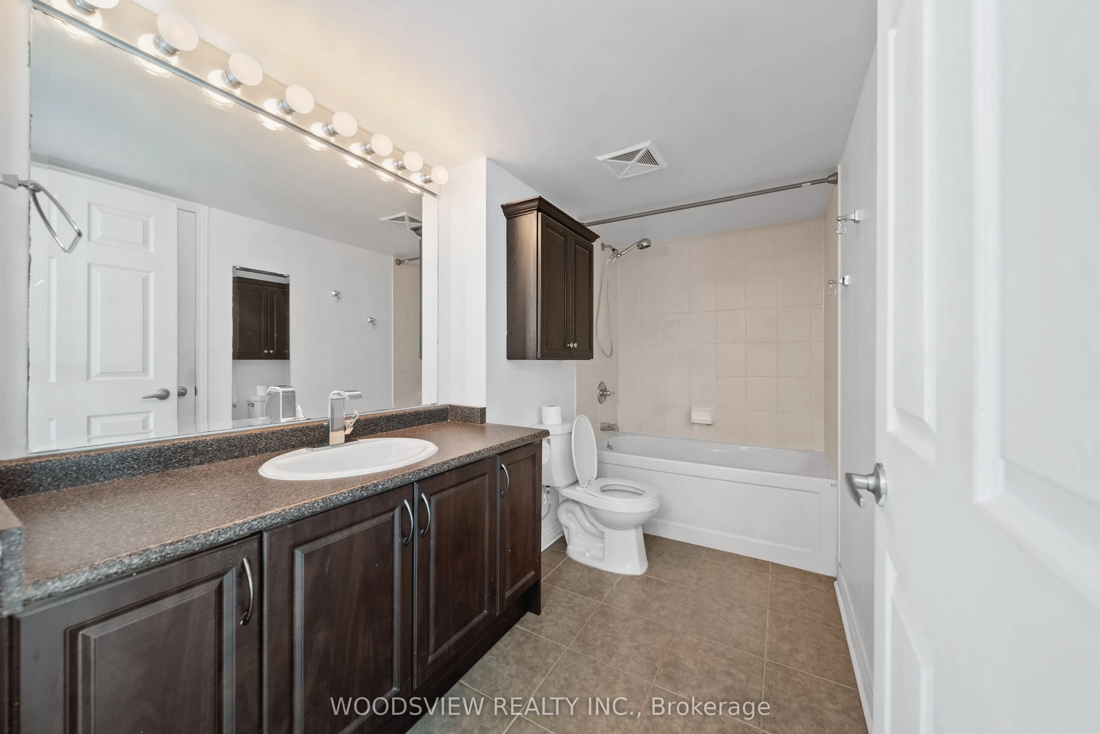 60 Fairfax Crescent, #233