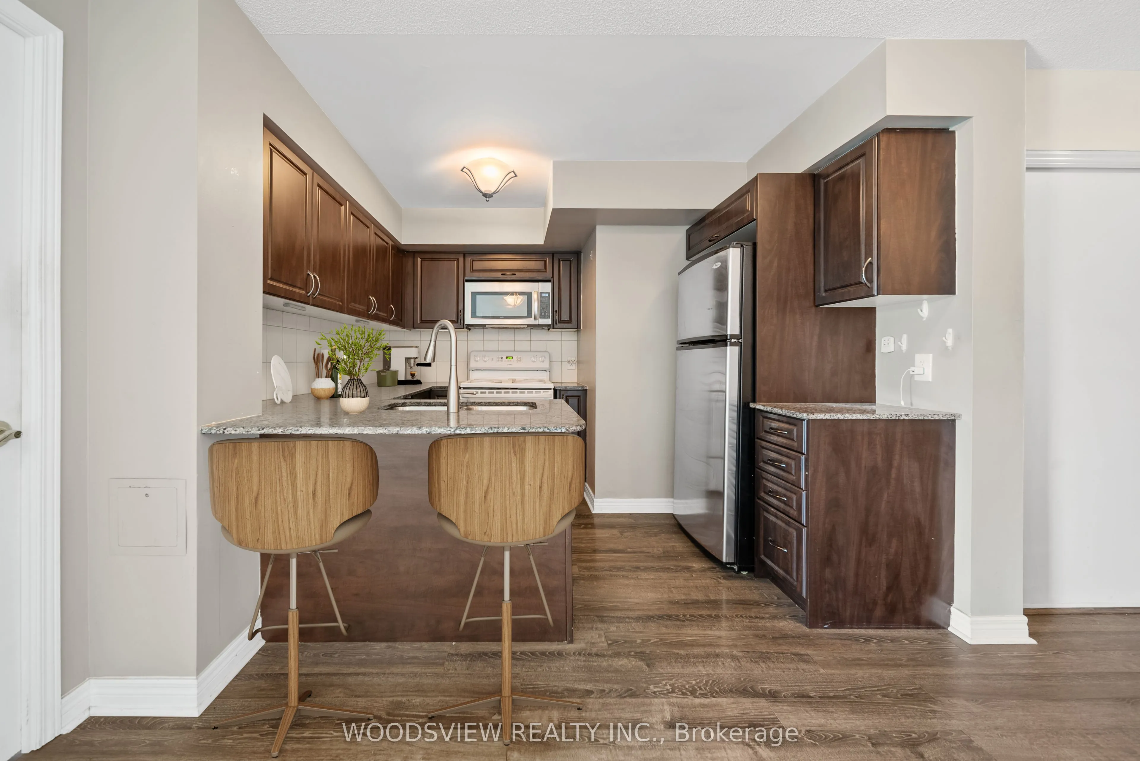60 Fairfax Crescent, #233