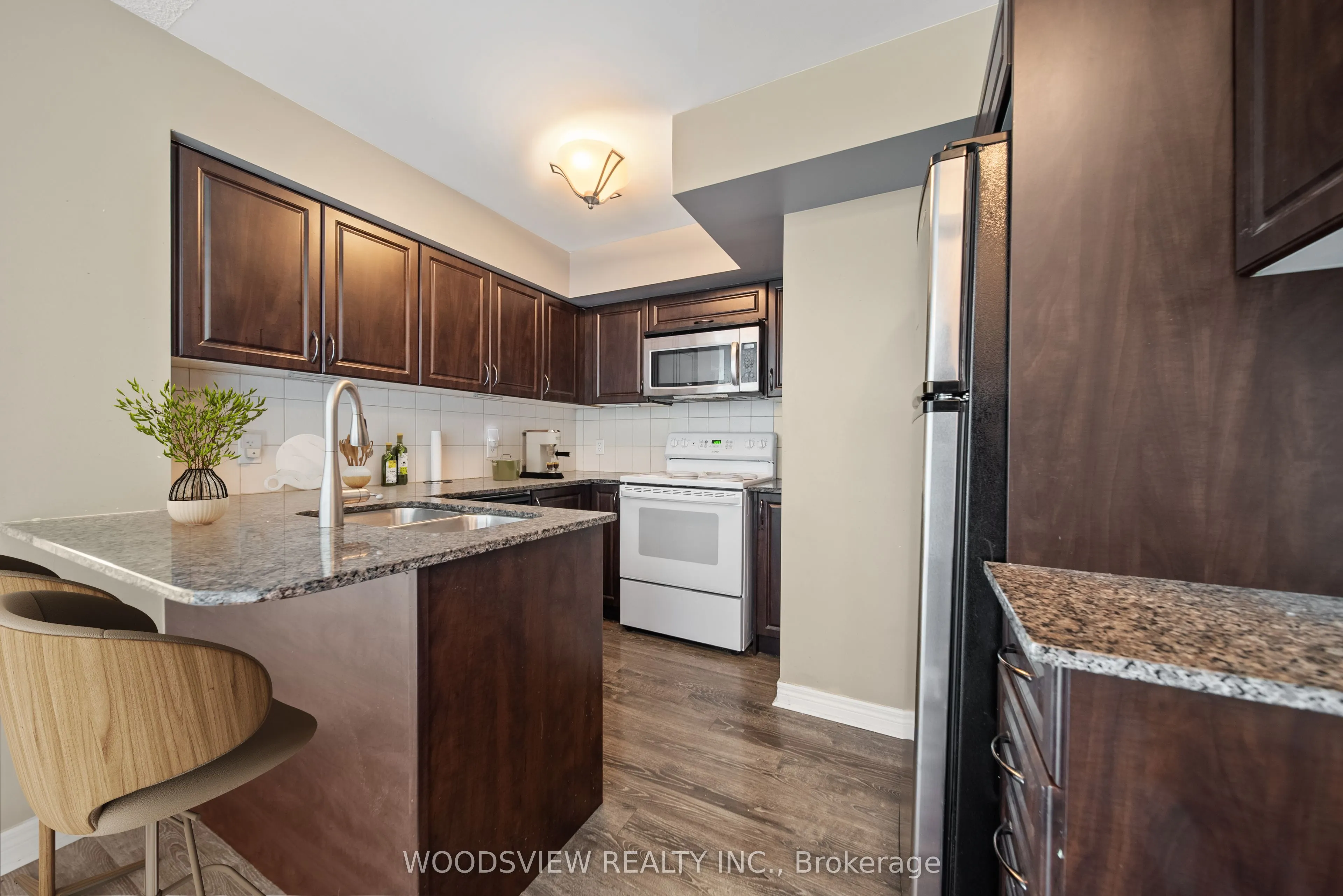 60 Fairfax Crescent, #233