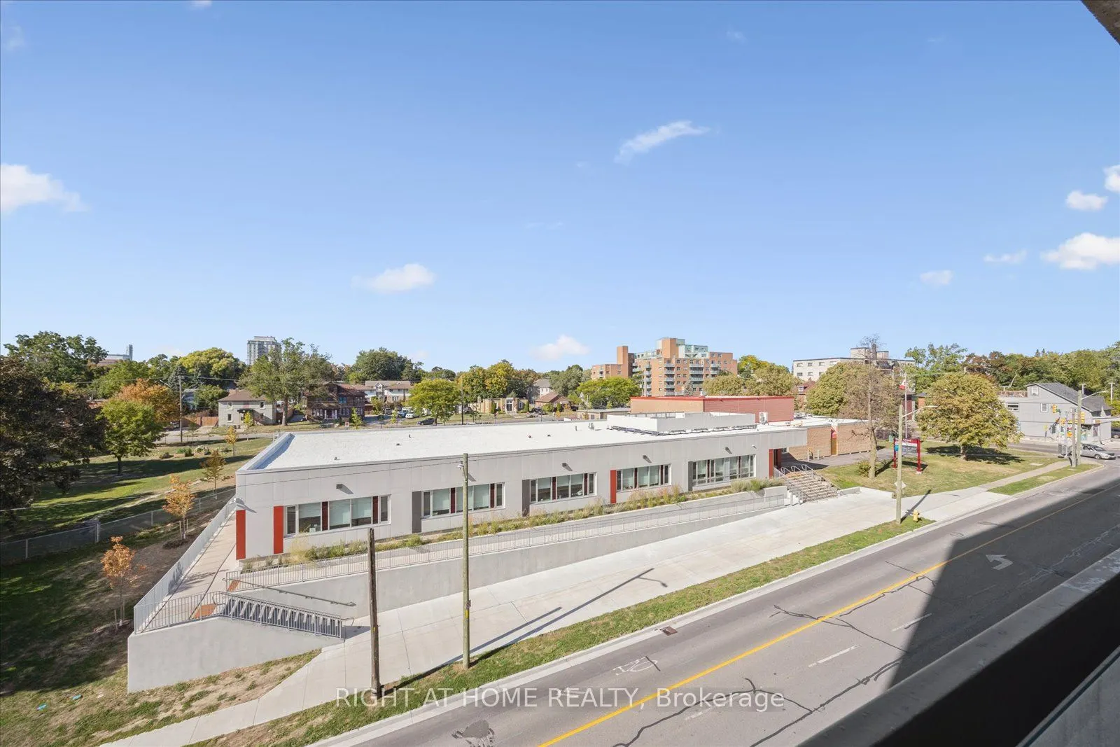 55 William Street E, #411