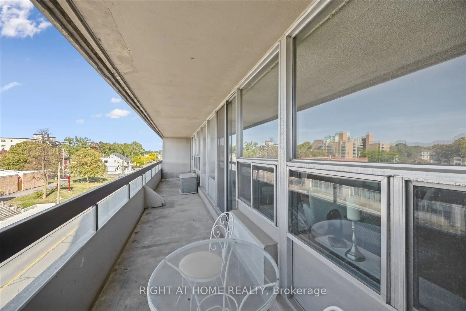 55 William Street E, #411