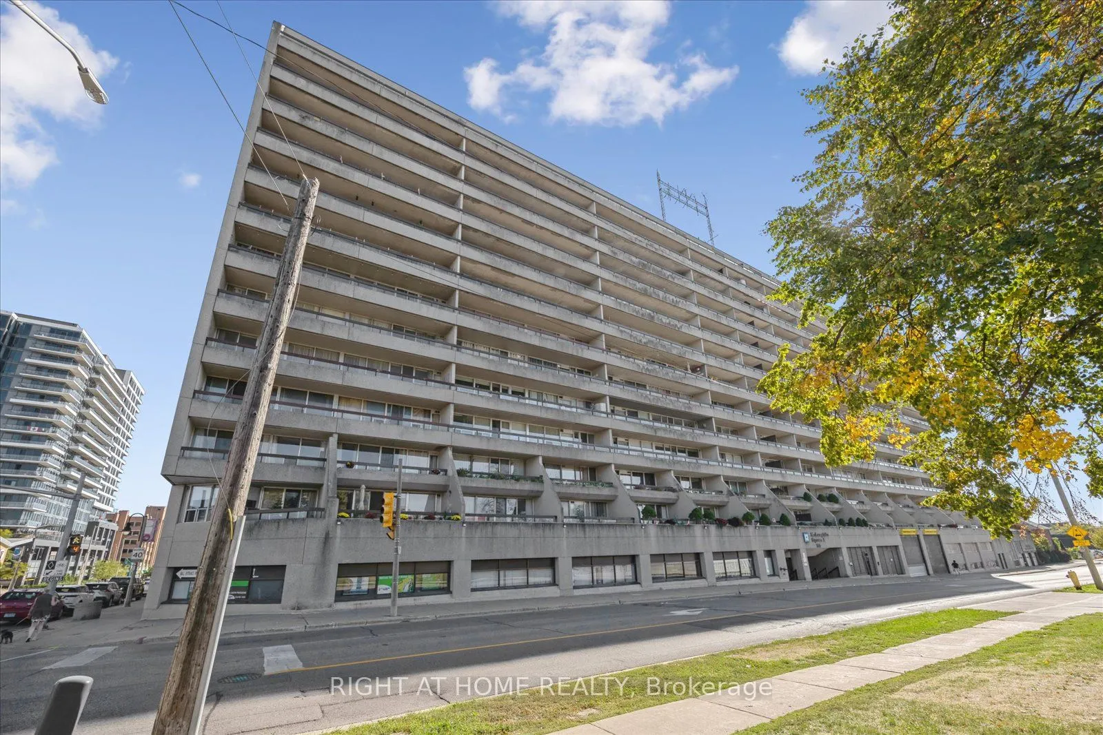 55 William Street E, #411