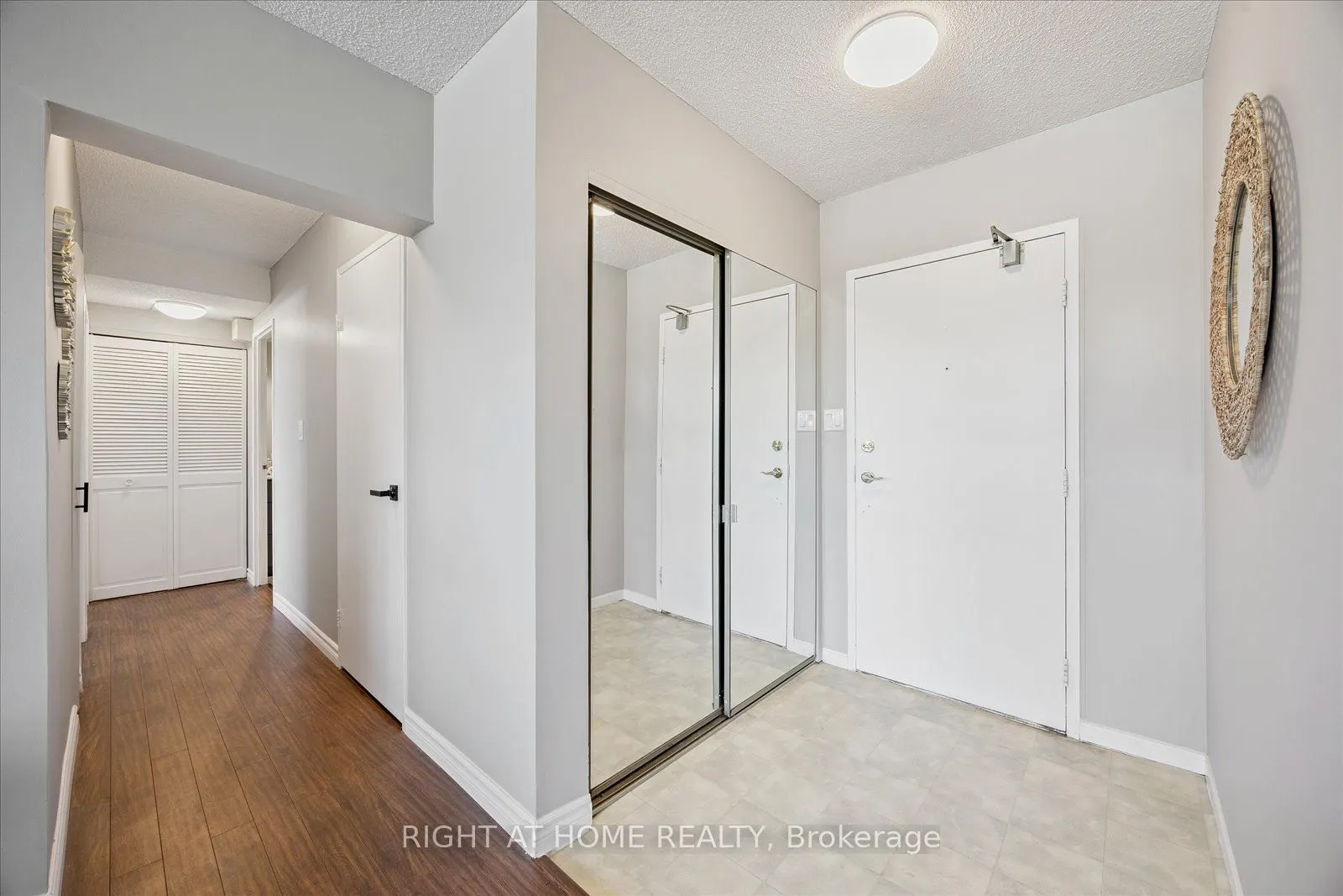 55 William Street E, #411