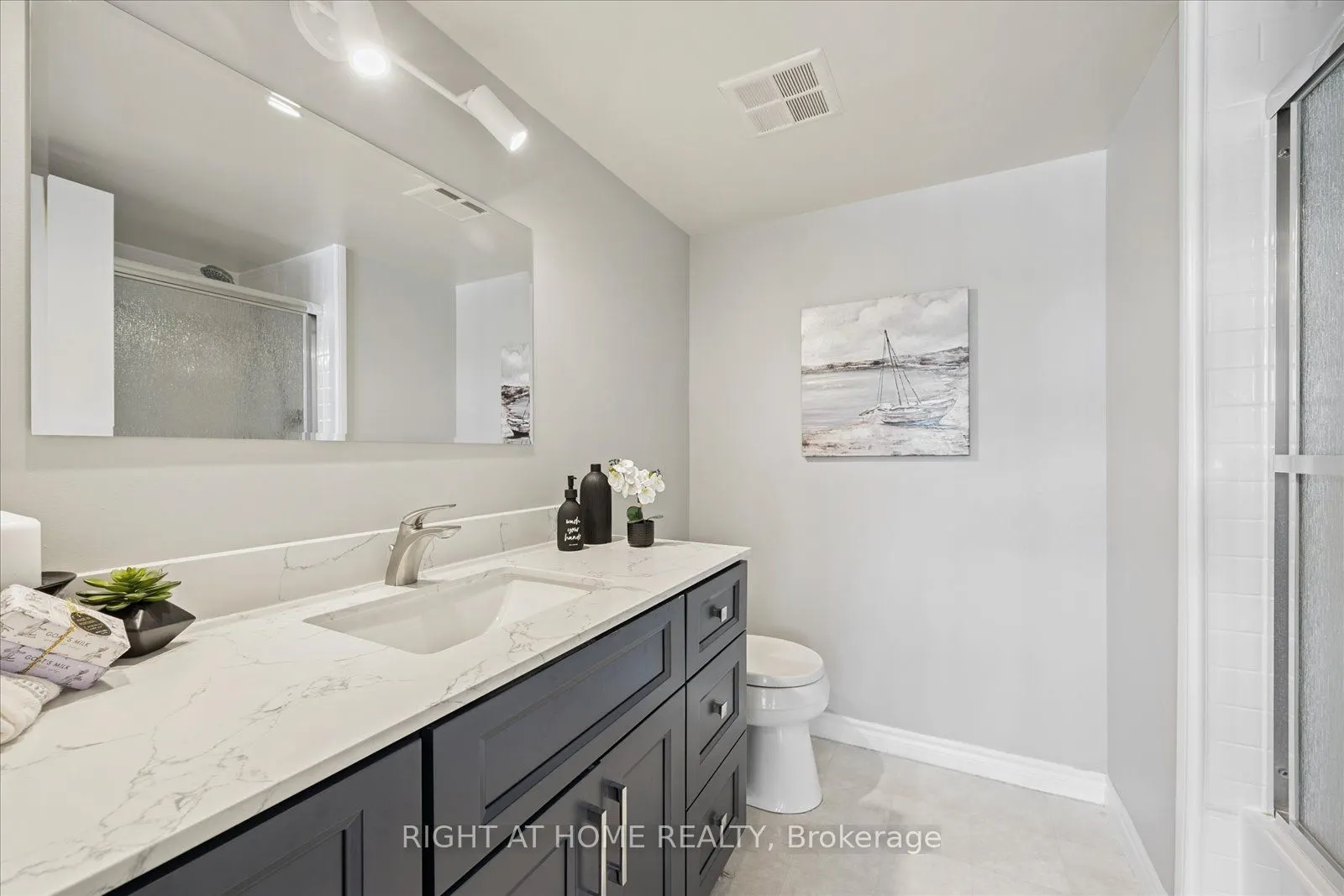 55 William Street E, #411