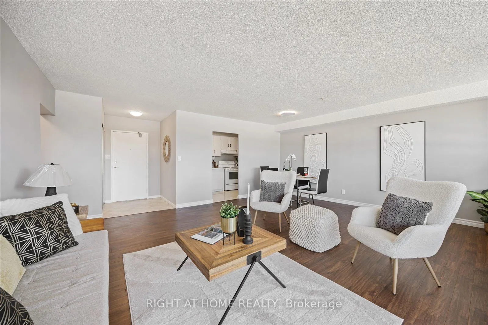 55 William Street E, #411