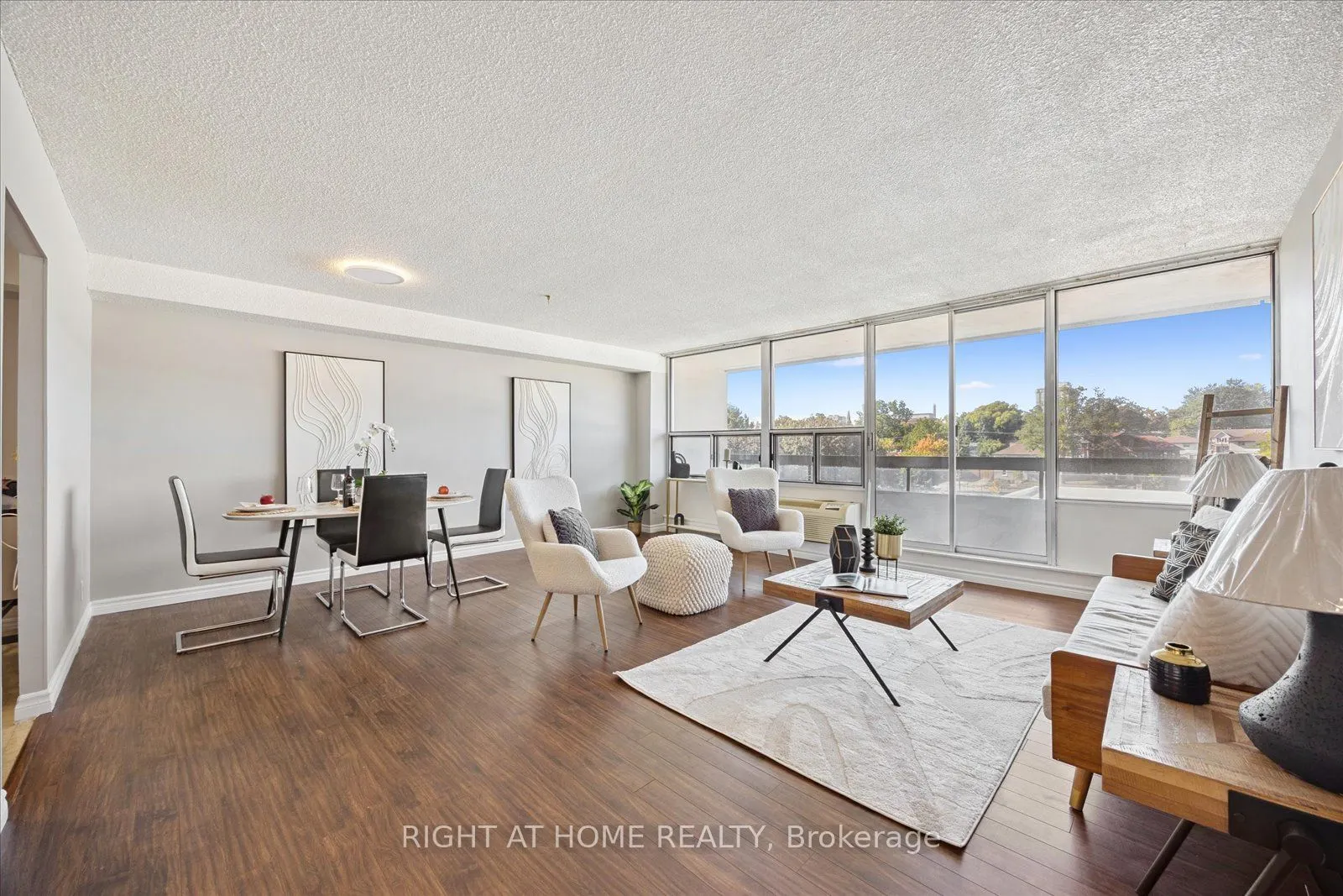 55 William Street E, #411