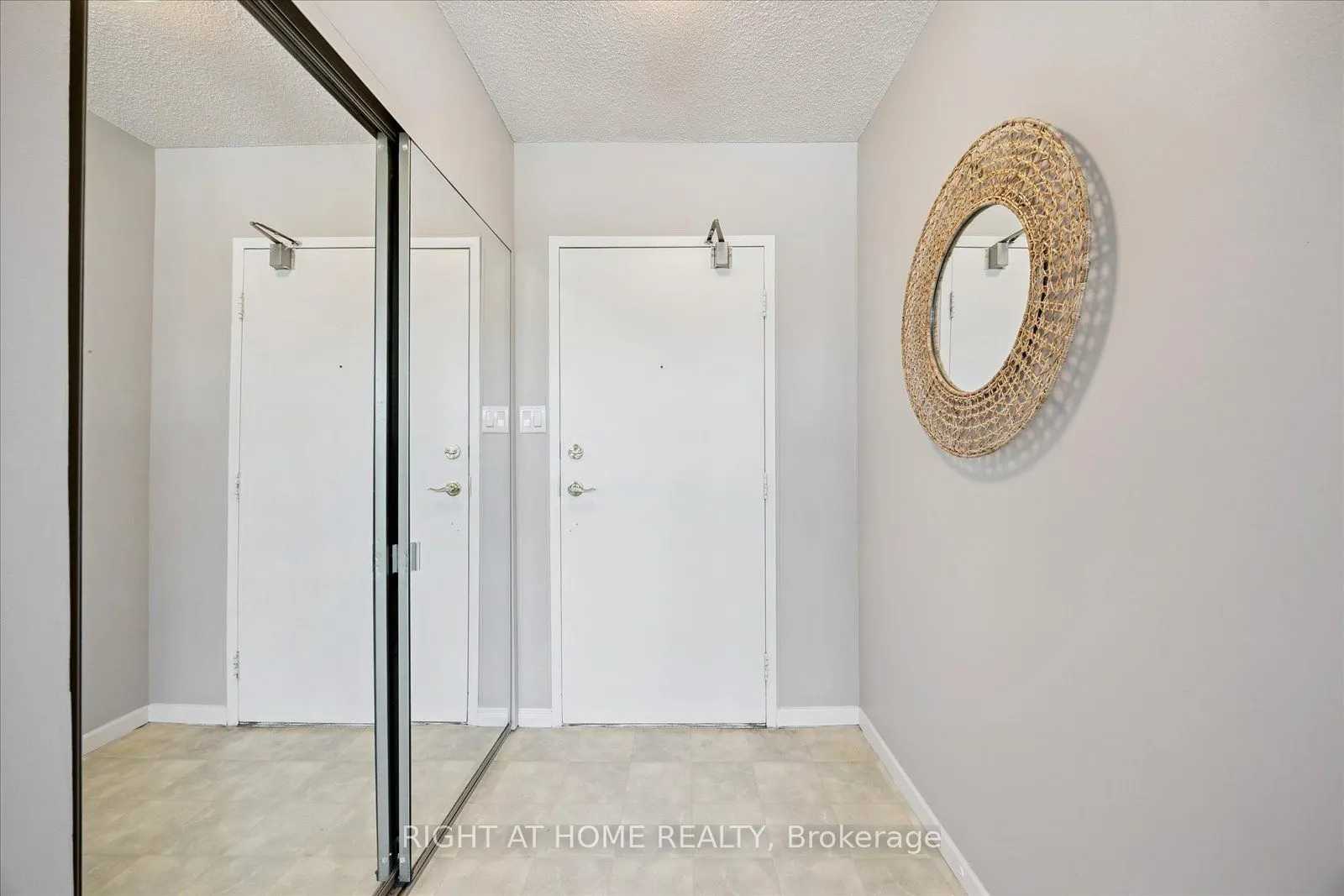 55 William Street E, #411