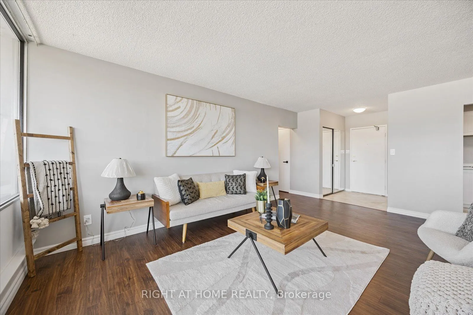 55 William Street E, #411
