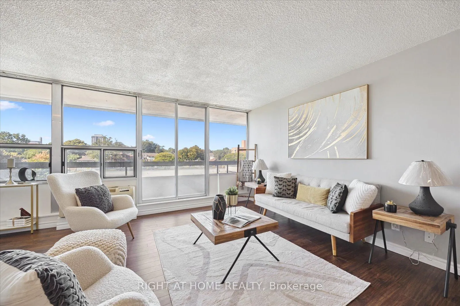 55 William Street E, #411