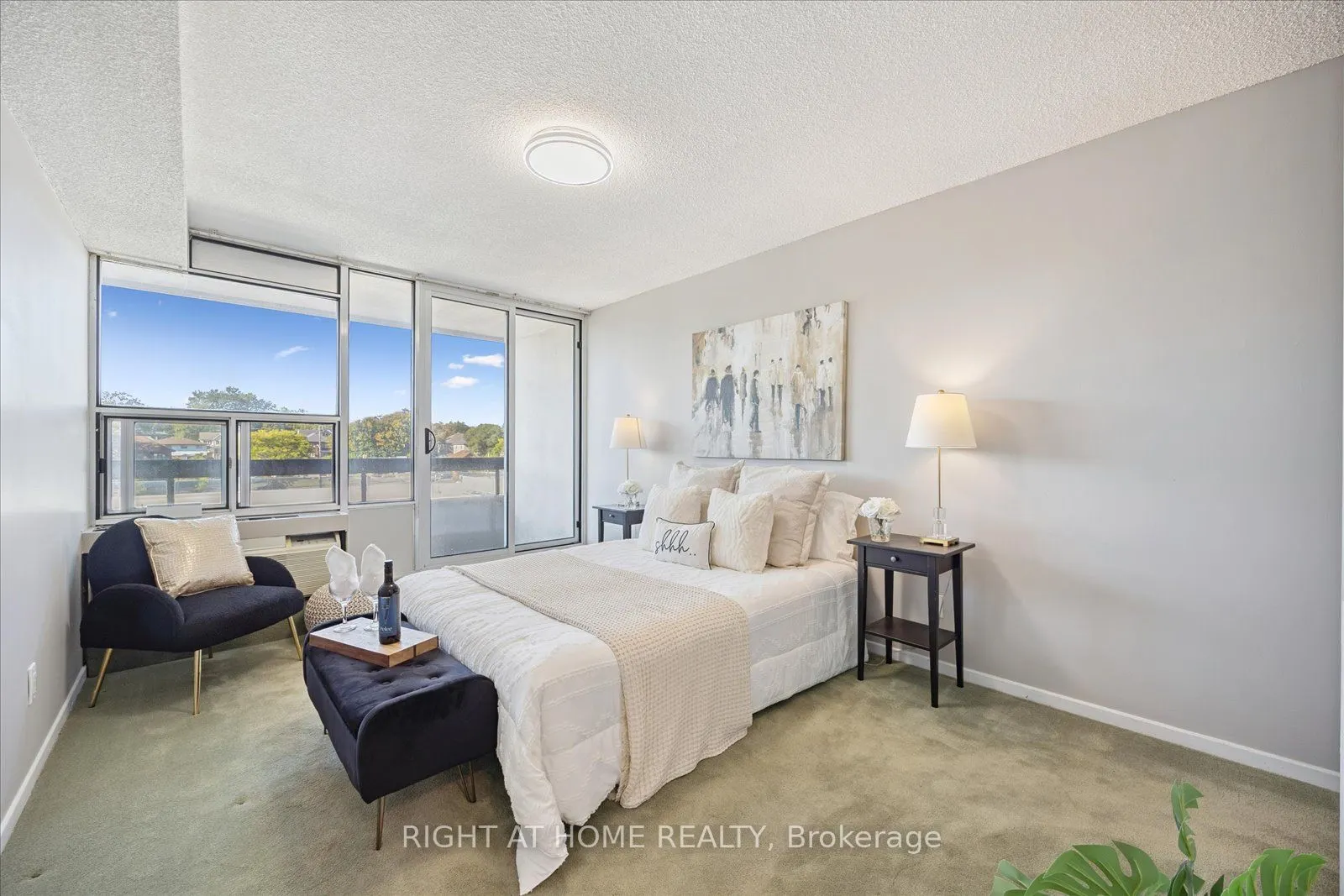 55 William Street E, #411