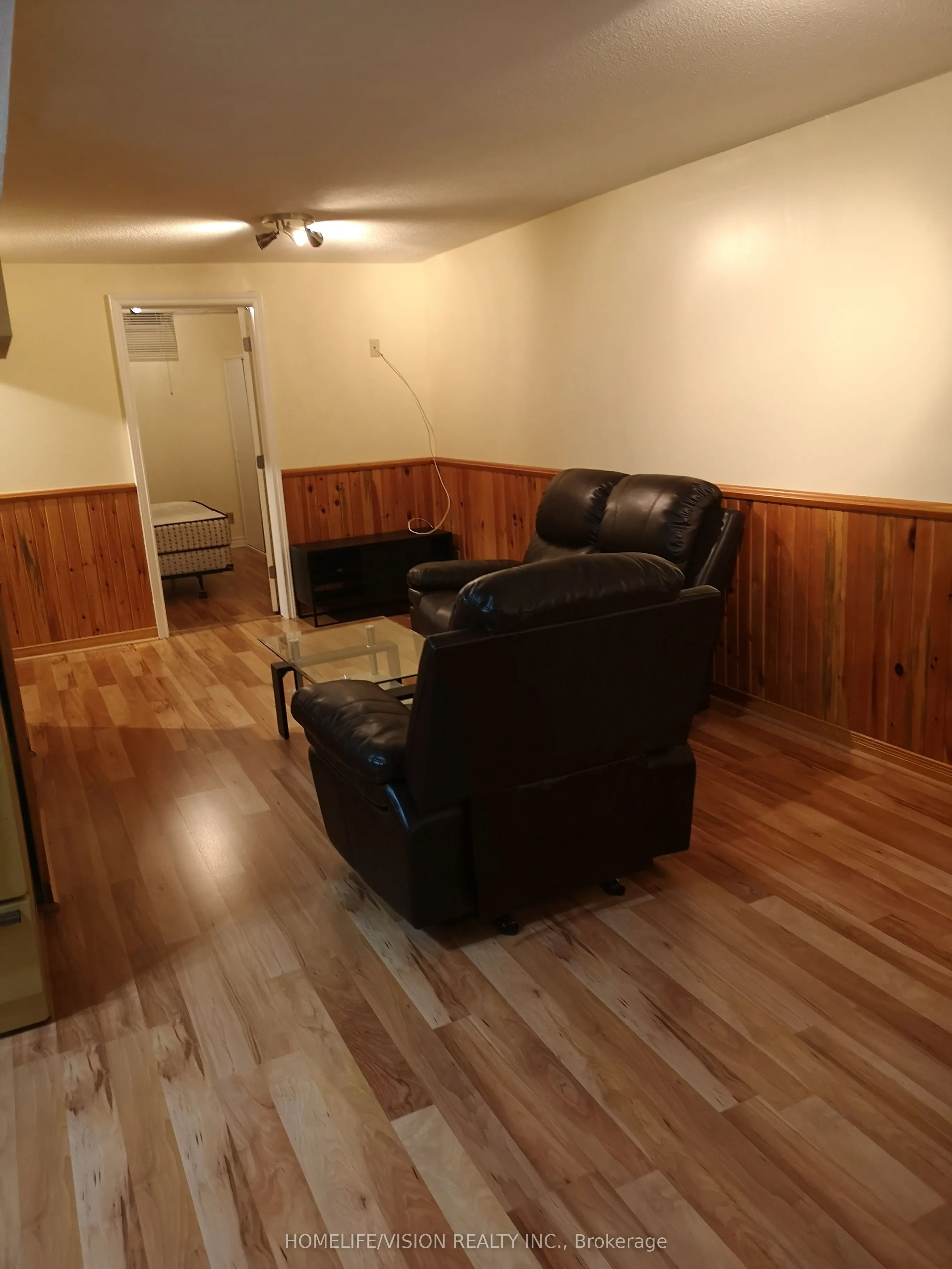 1877 Una Road, #Lower