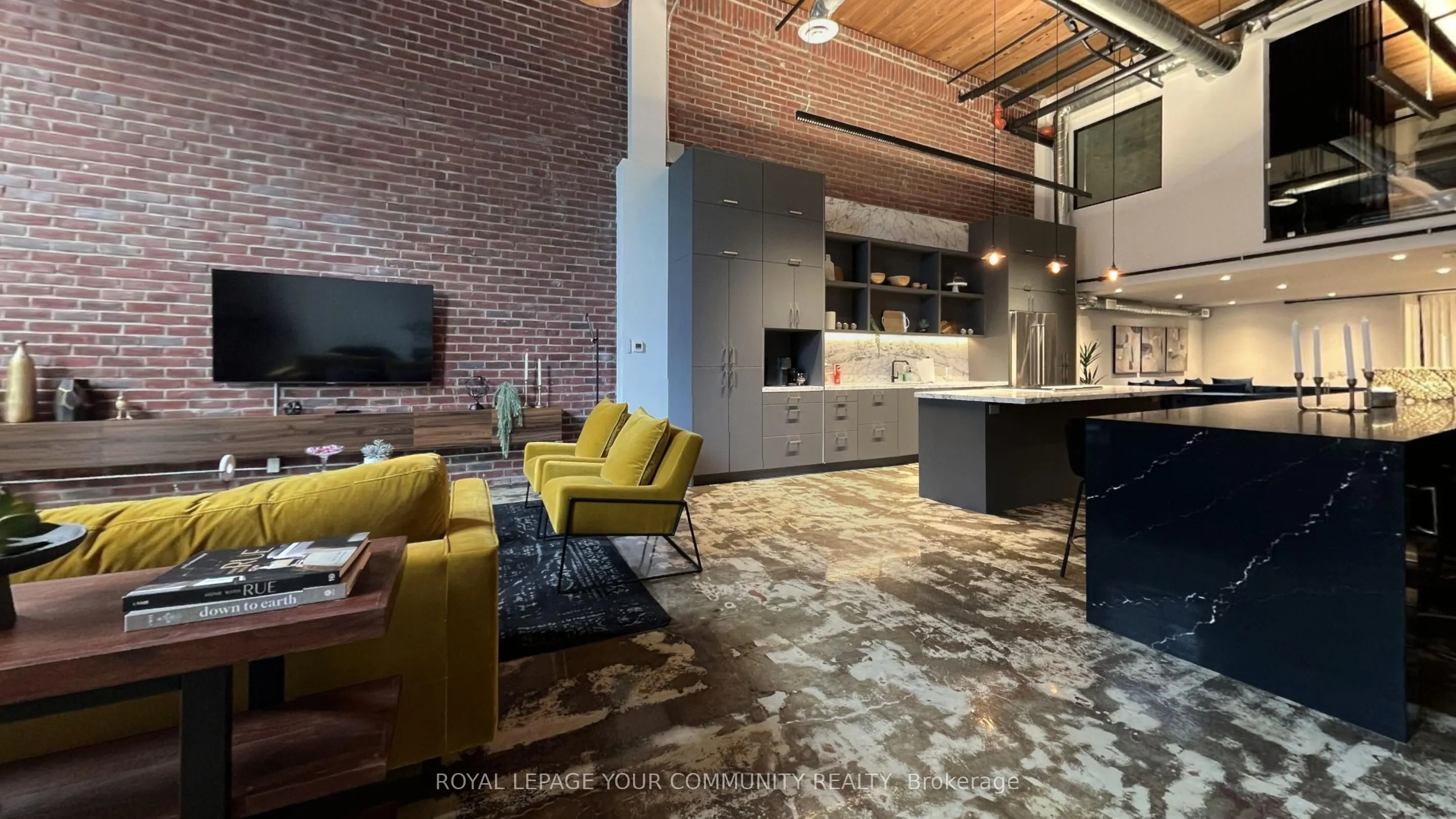 1159 Dundas Street E, #147