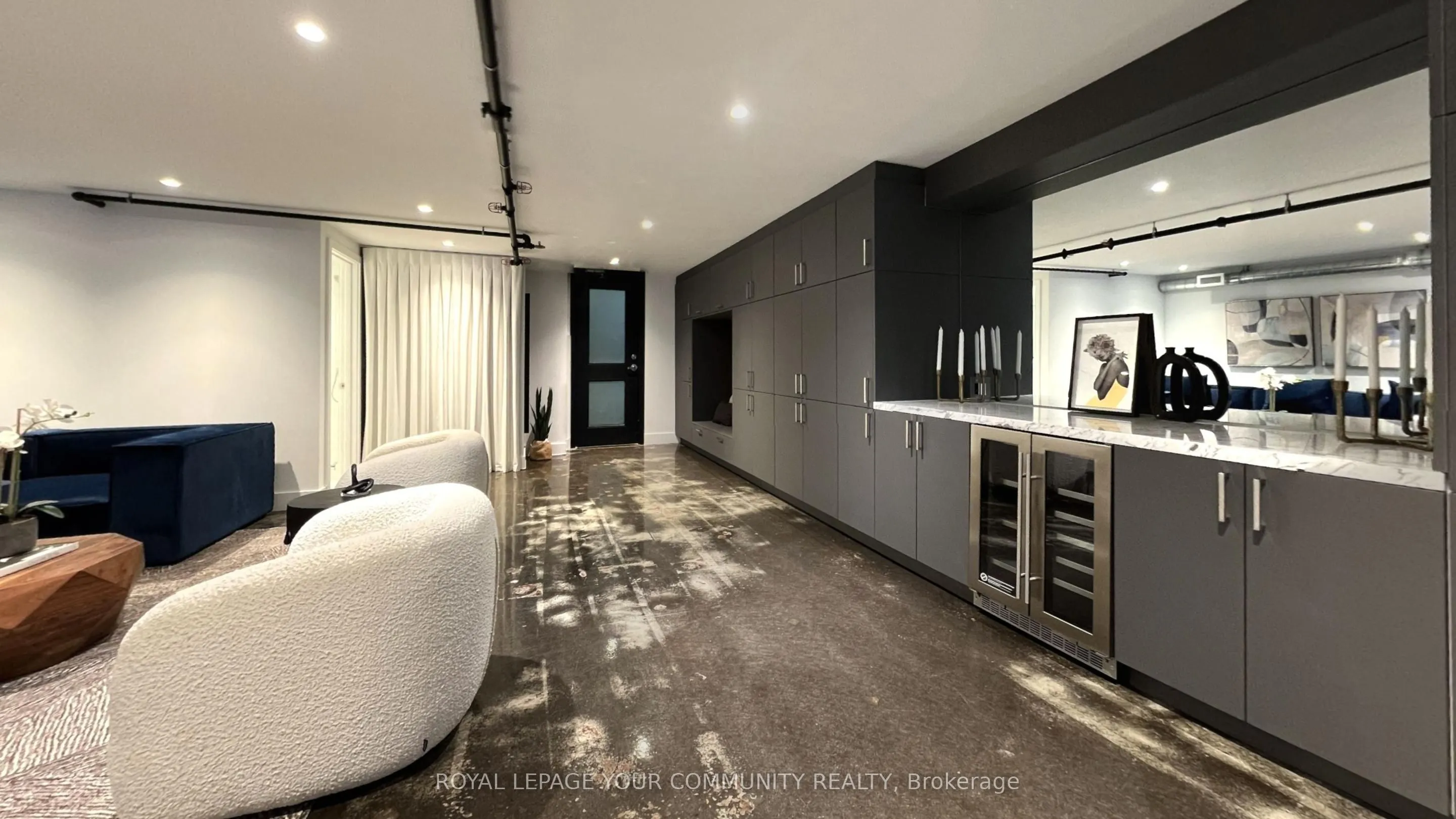 1159 Dundas Street E, #147