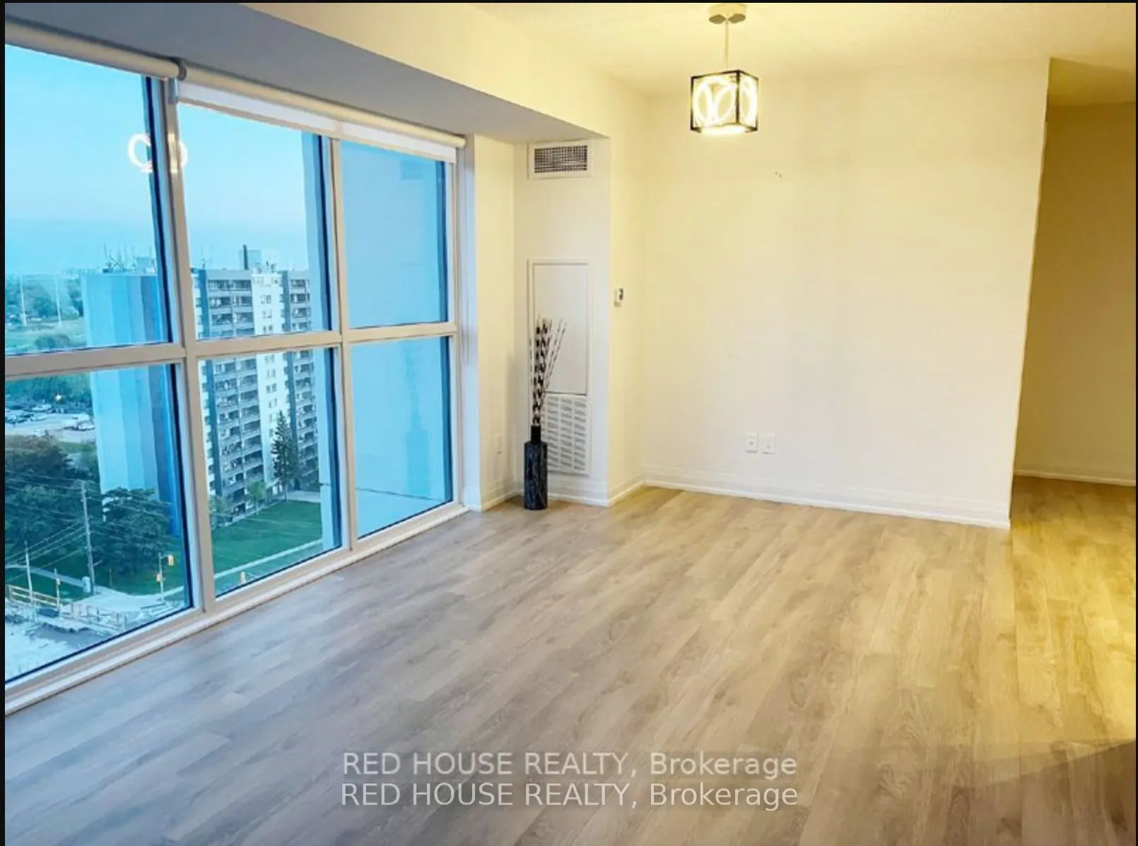 20 Meadowglen Place, #1504