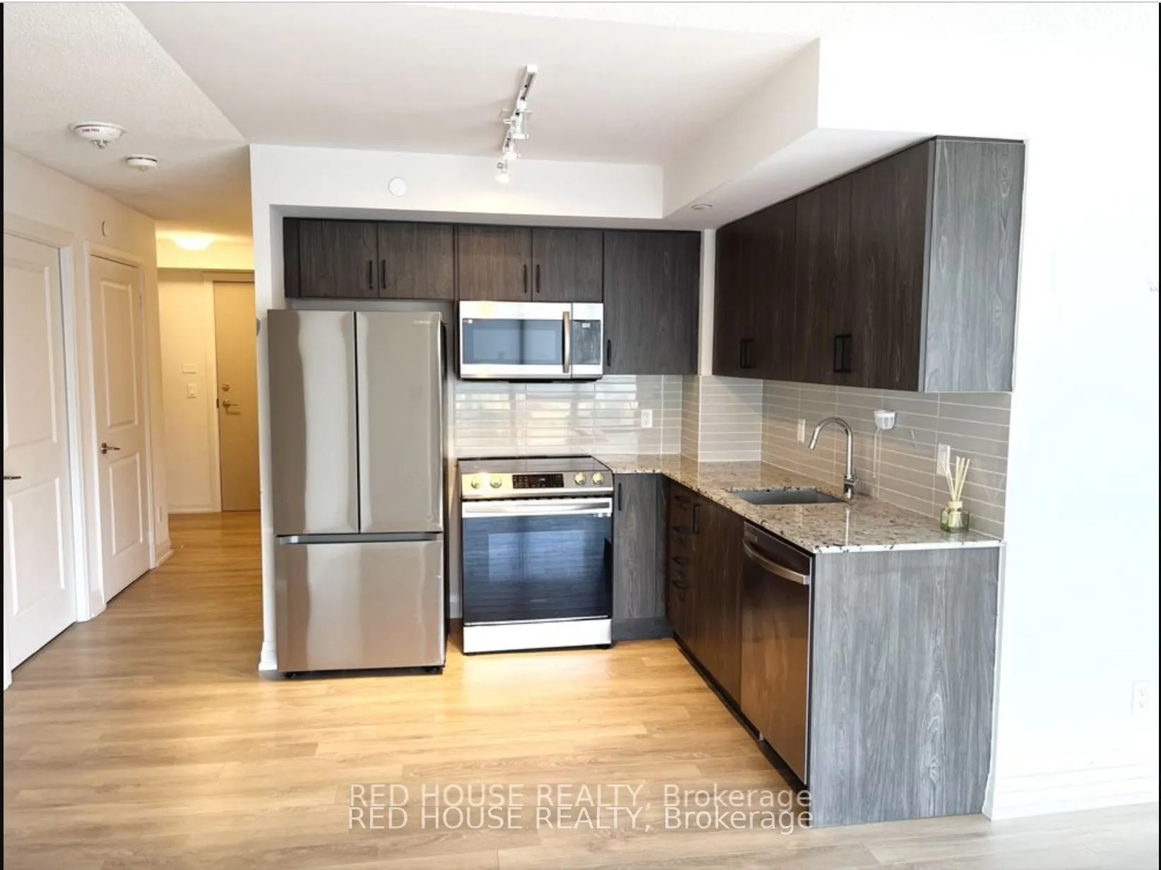 20 Meadowglen Place, #1504