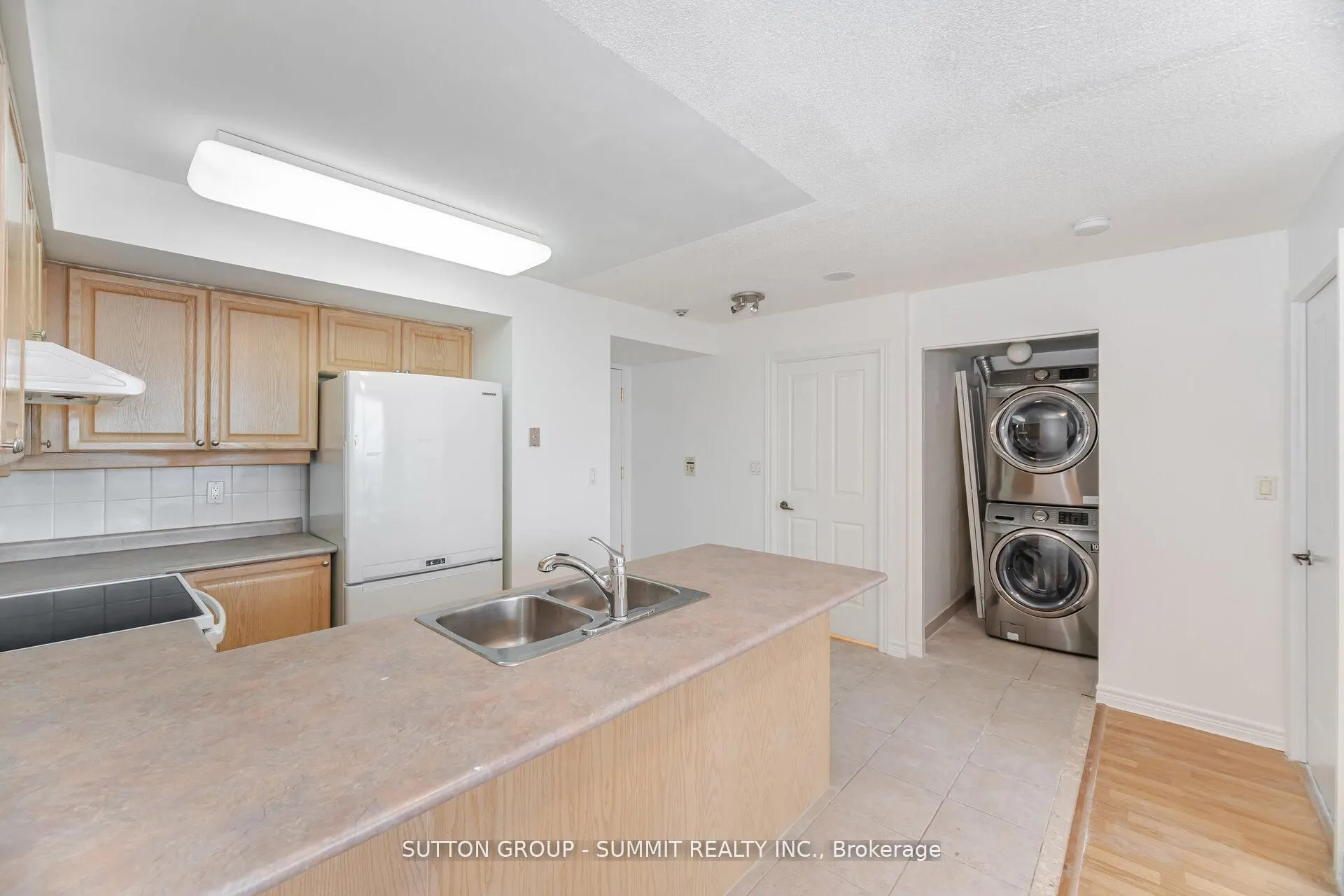 68 CORPORATE Drive, #2923