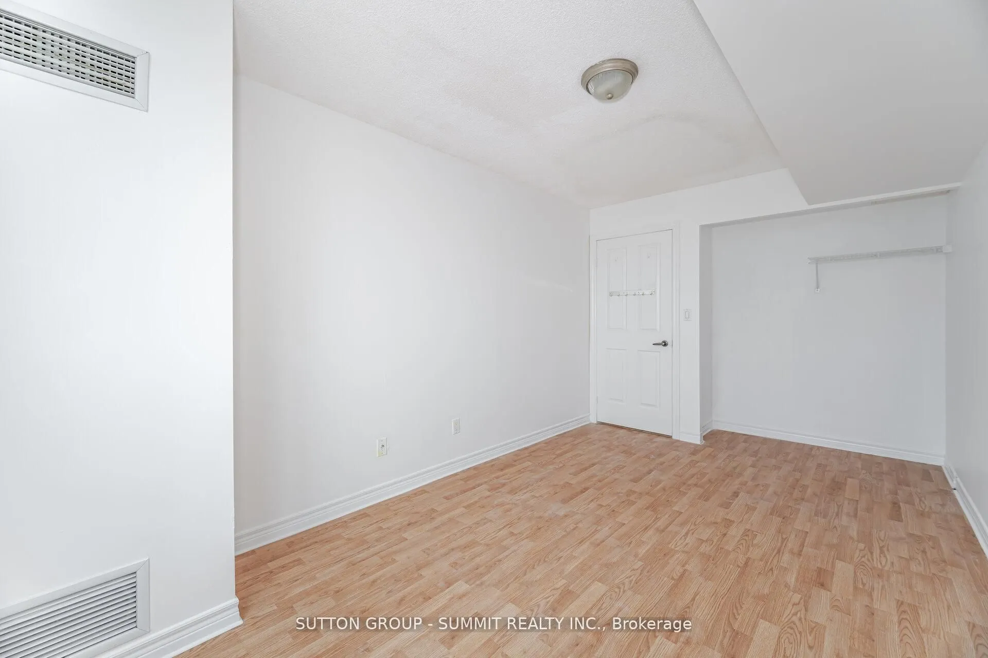 68 CORPORATE Drive, #2923